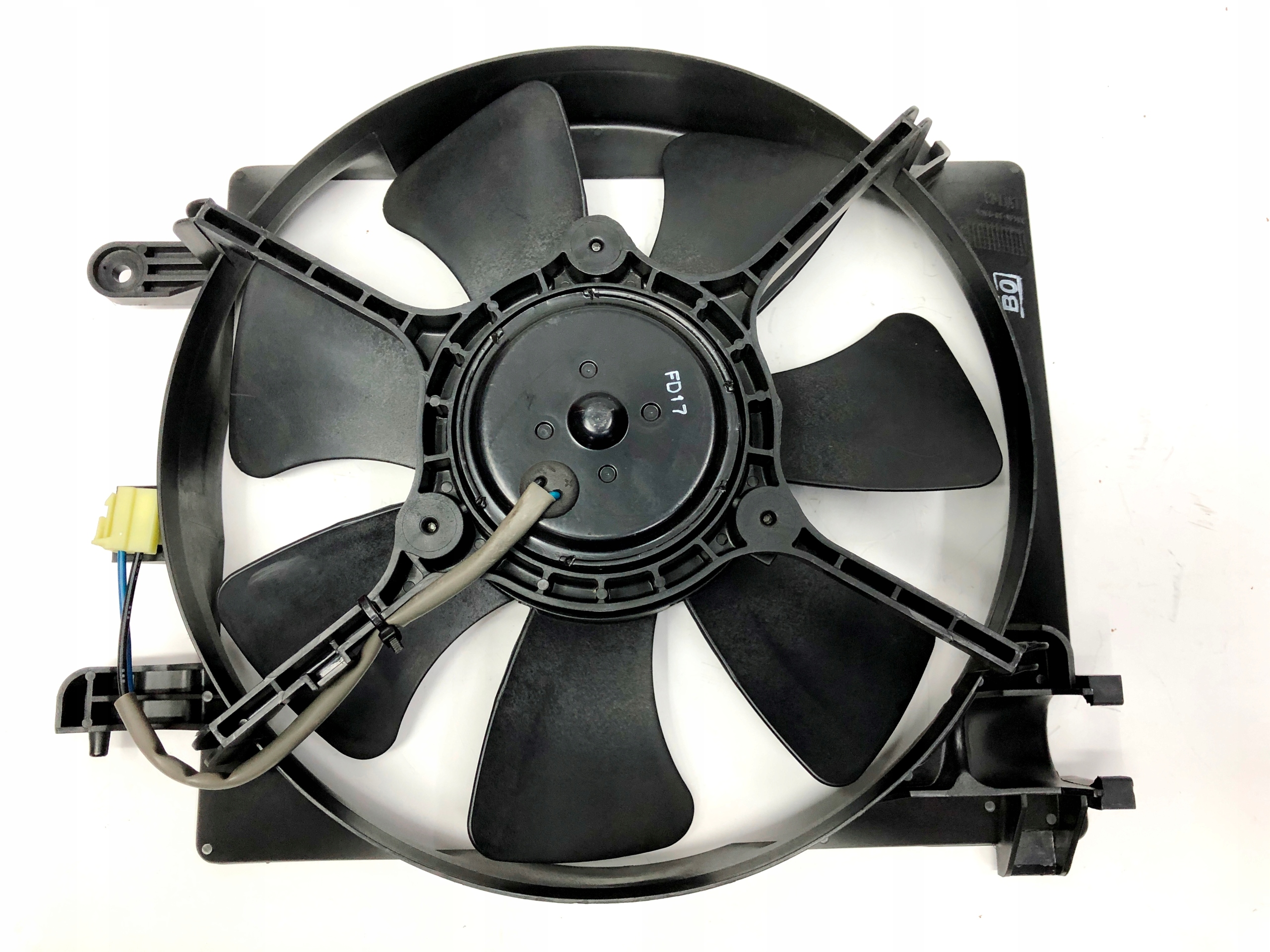 Артикул вентилятора охлаждения радиатора. Мотор вентилятора на радиатор нива 21214. Артикул вентилятора охлаждения радиатора. Вентилятор радиатора логан 1. Вентилятор охлаждения радиатора хонда црв рд-1.