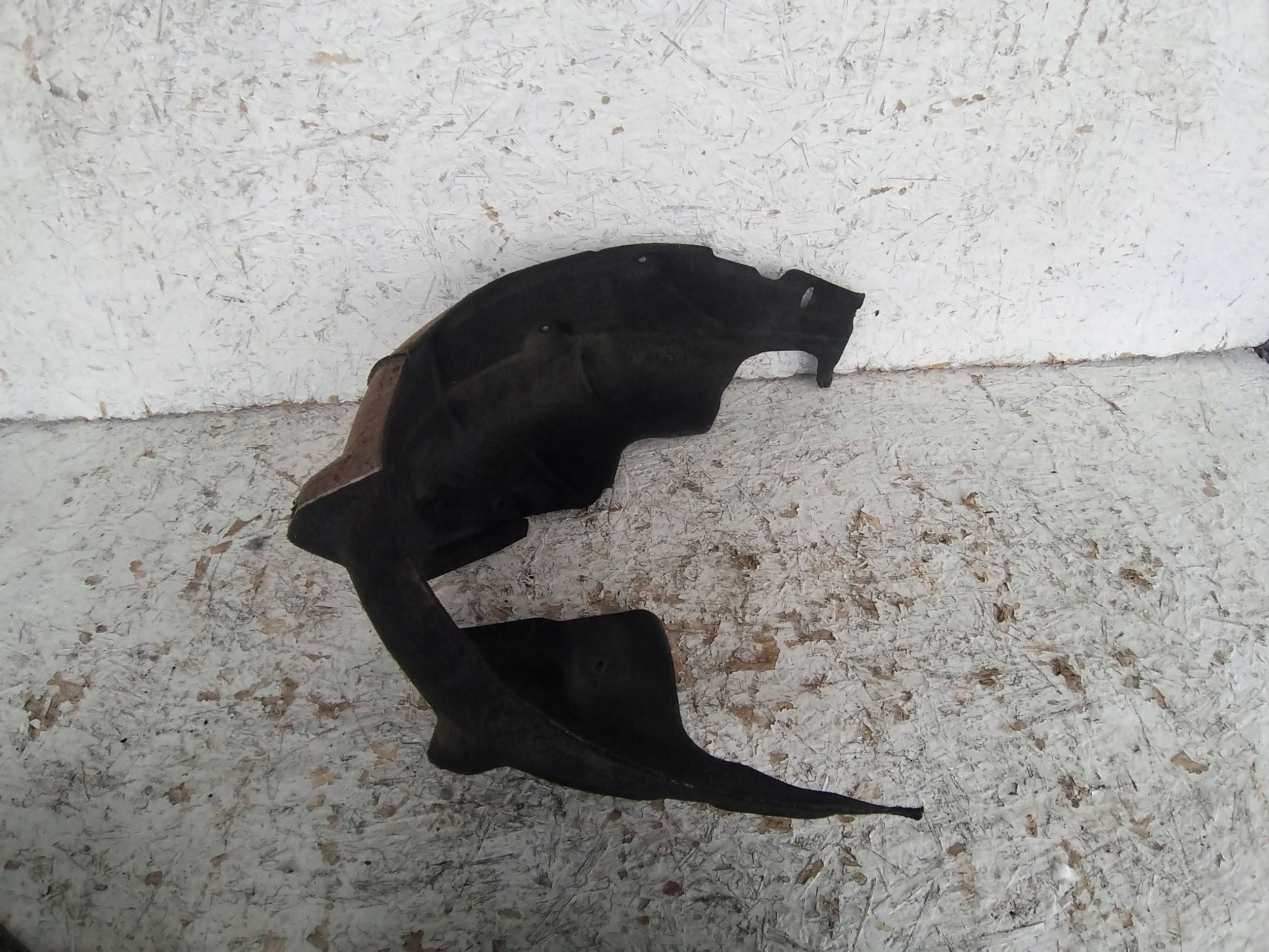 BMW SERI 2 F45 Blende Abdeckung Radschale rechts heck MATERIAL