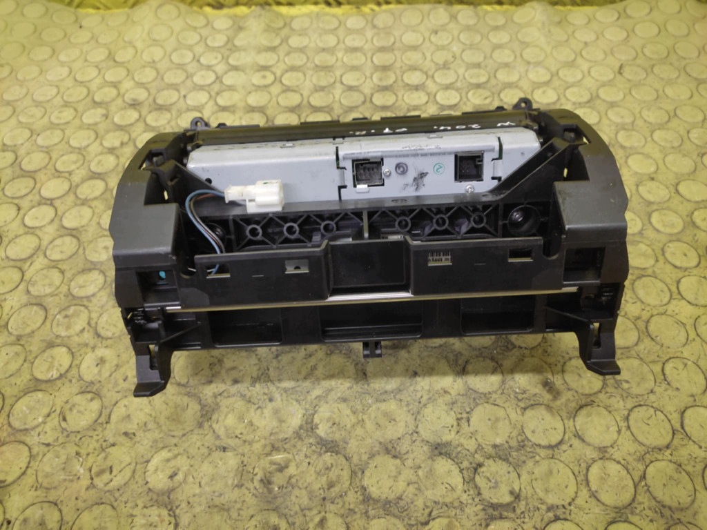 MERCEDES W204 display A20468009319F45