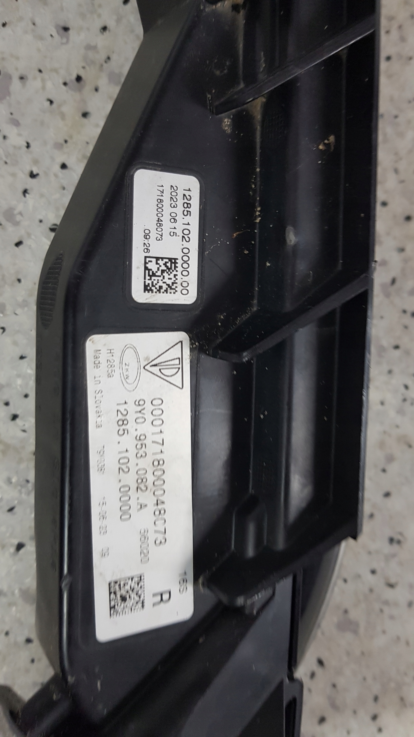PORSCHE CAYENNE III LIFT 2023 - right light DRL LED 2594