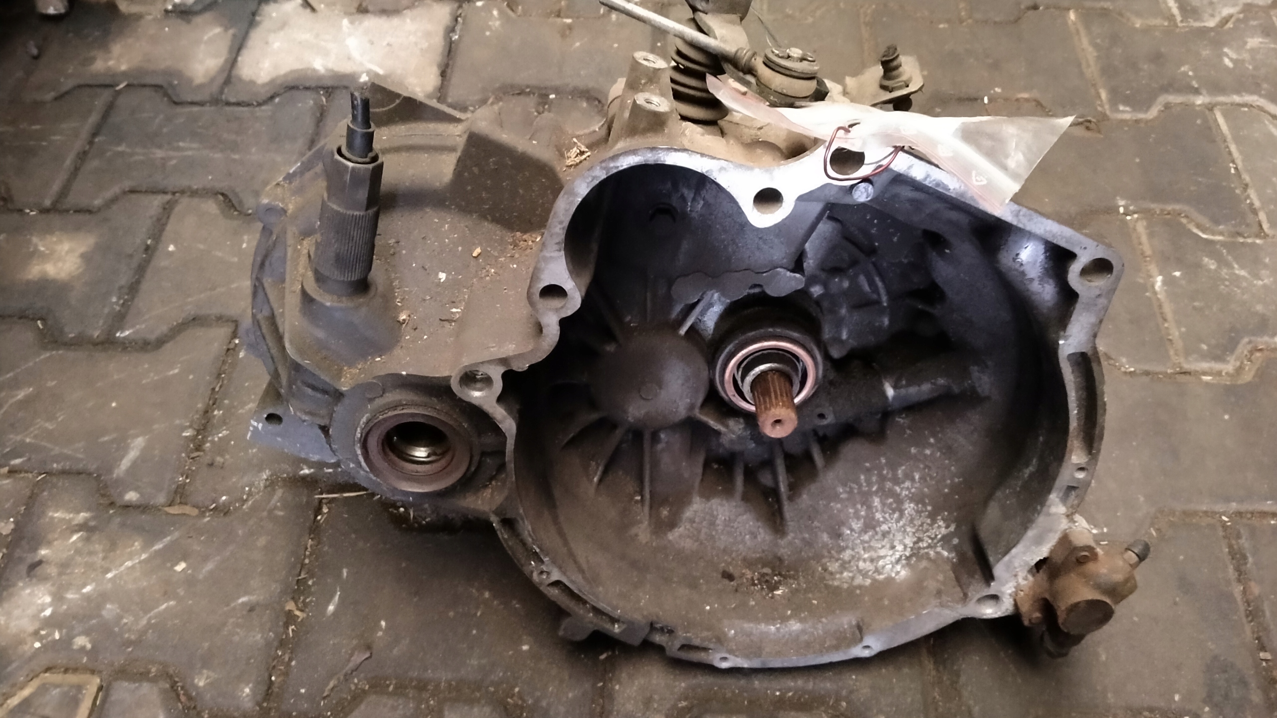 Hyundai Accent e 1,3 scatola cambio HT2073