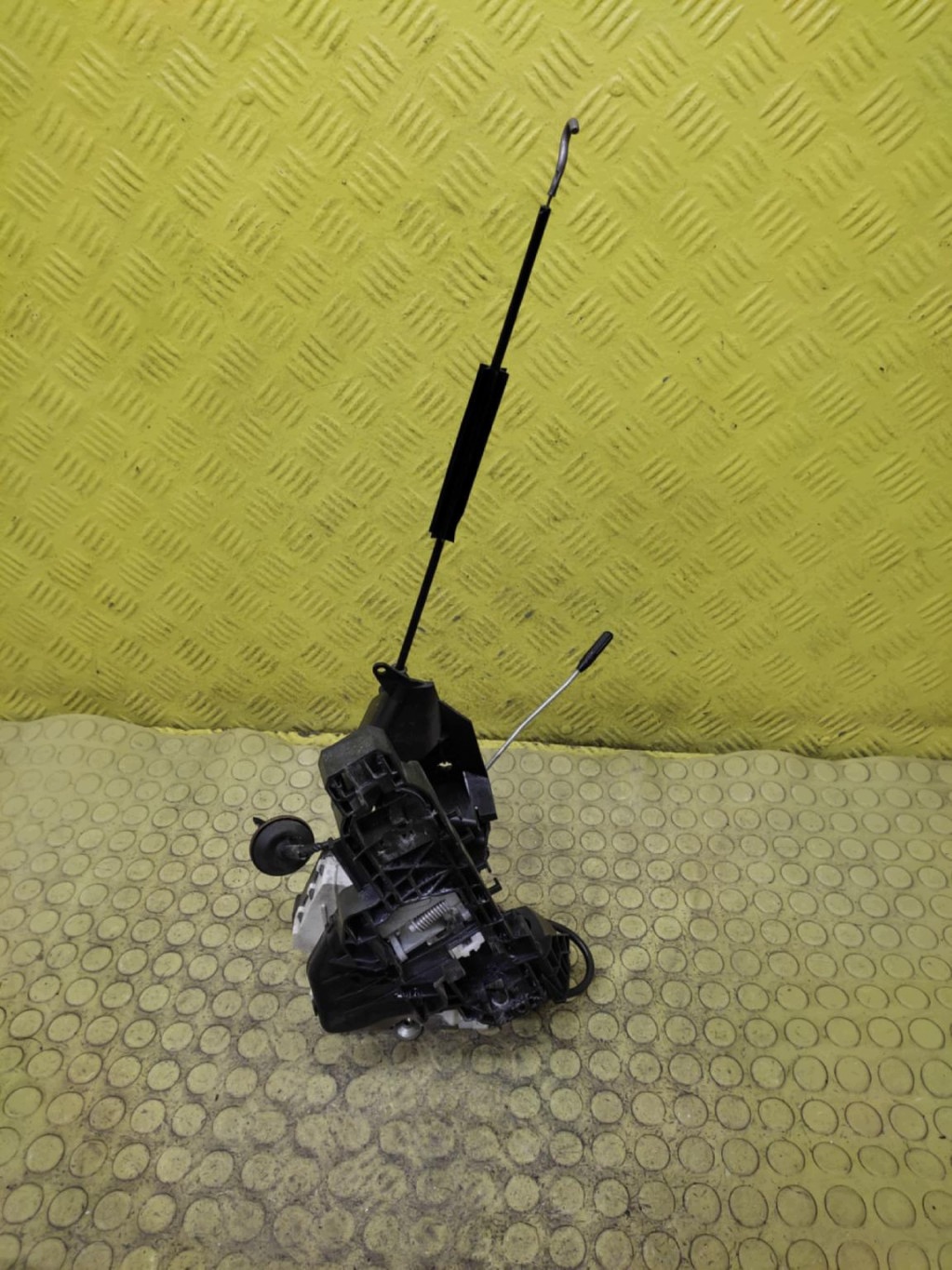 MERCEDES B class W245 lock door left rear part 1697302135