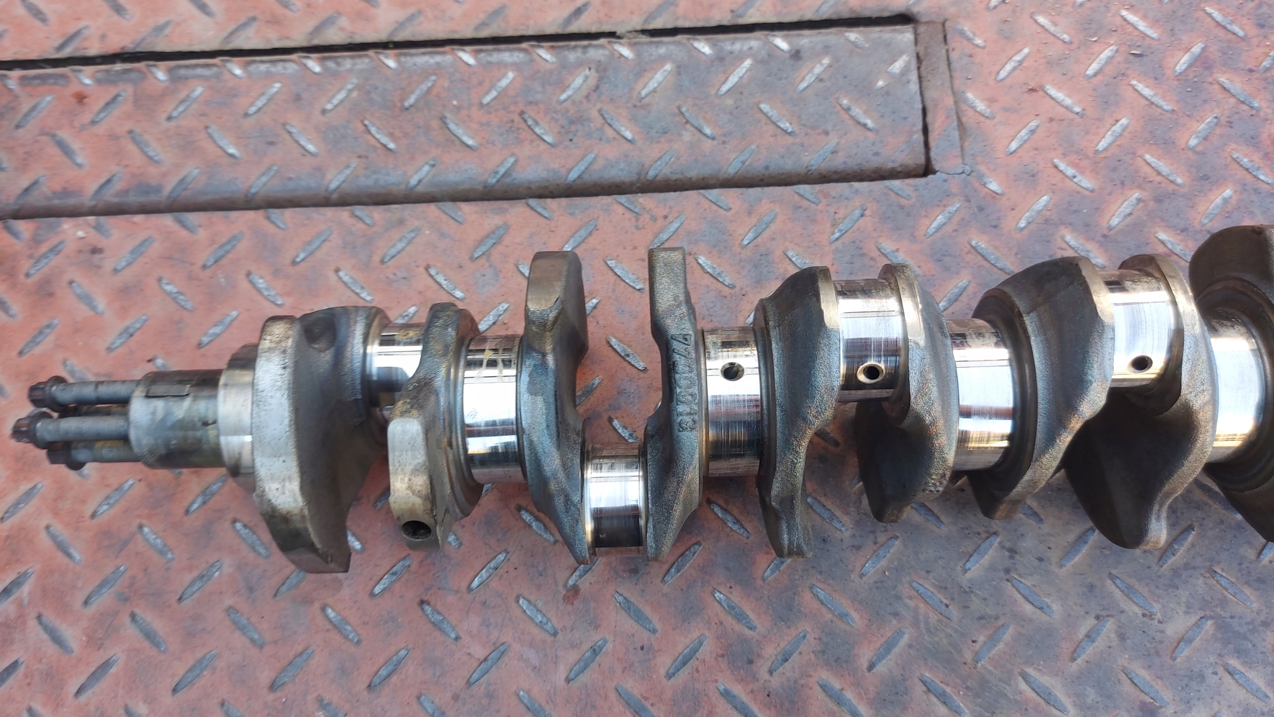 crank BMW 5 E60 E61 525D 2.5D M57 177KM