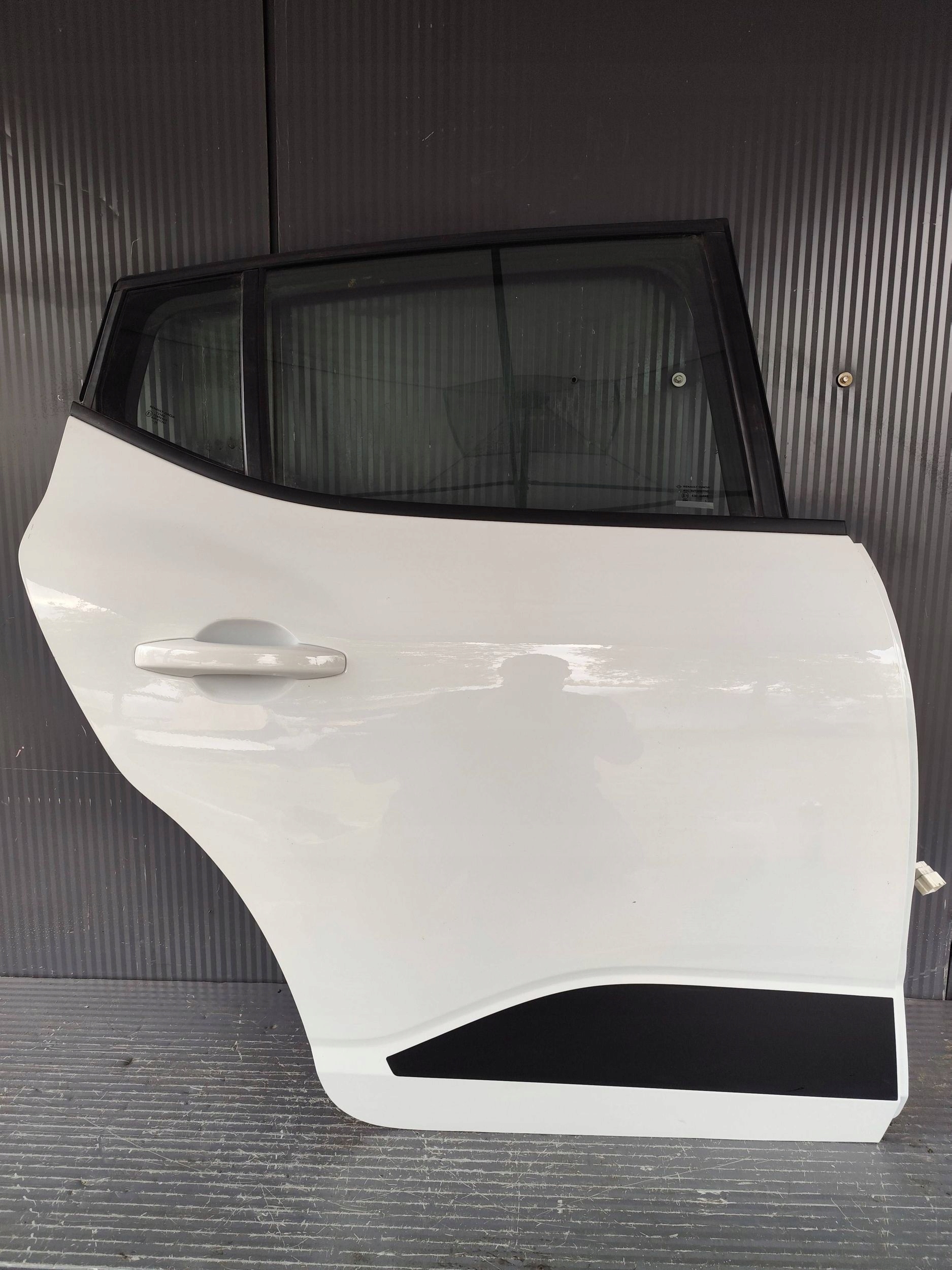 DACIA SANDERO III door rear. right complete DEMONTAZ