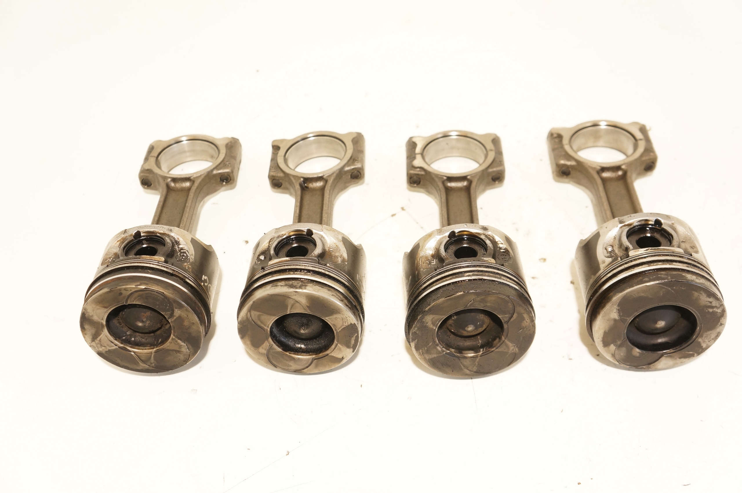 K9K790 K9K796 - ПОРШЕНЬ ШАТУН RENAULT DACIA 1,5 DCI K9K 7185928