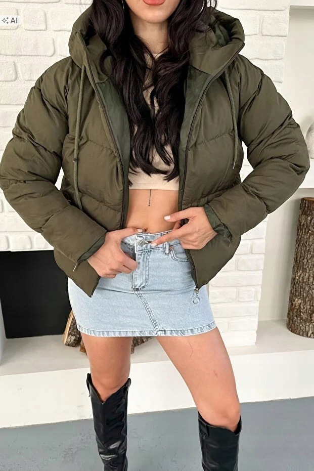 Krátká Prošívaná Bunda S Kapucí Ve Sportovním Stylu, Velikost XL 5IA