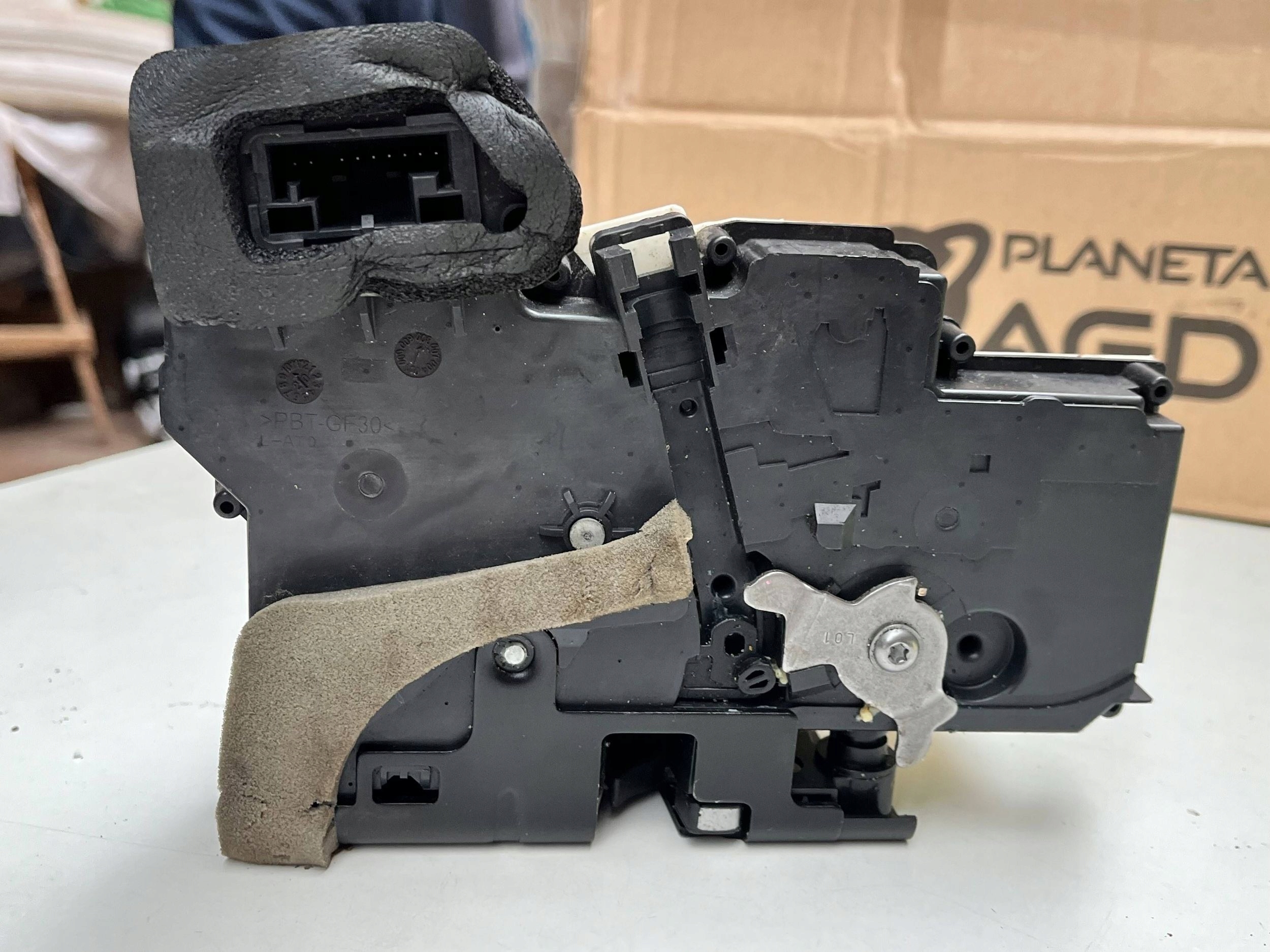 AUDI Q8 lock door left rear part 4K0839015Q !J