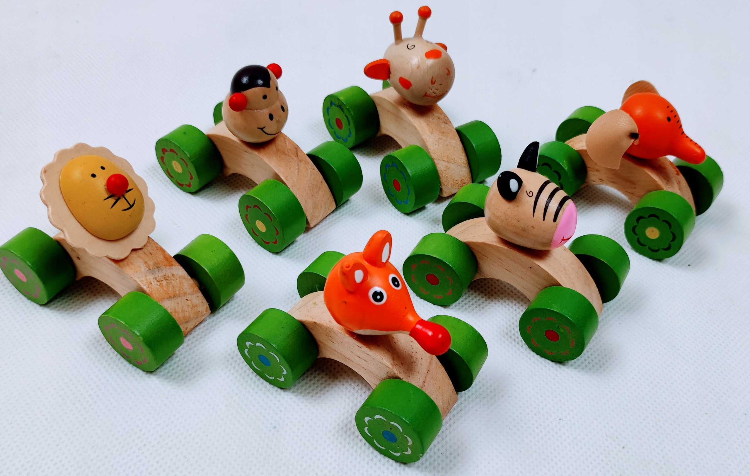

Drewniane zwierzęta na kółkach Safari zestaw Small