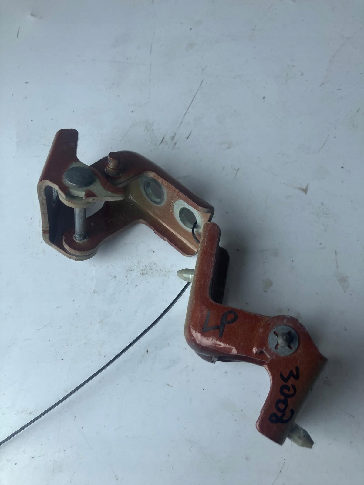 hinges door PEUGEOT 3008 II left front ELGD