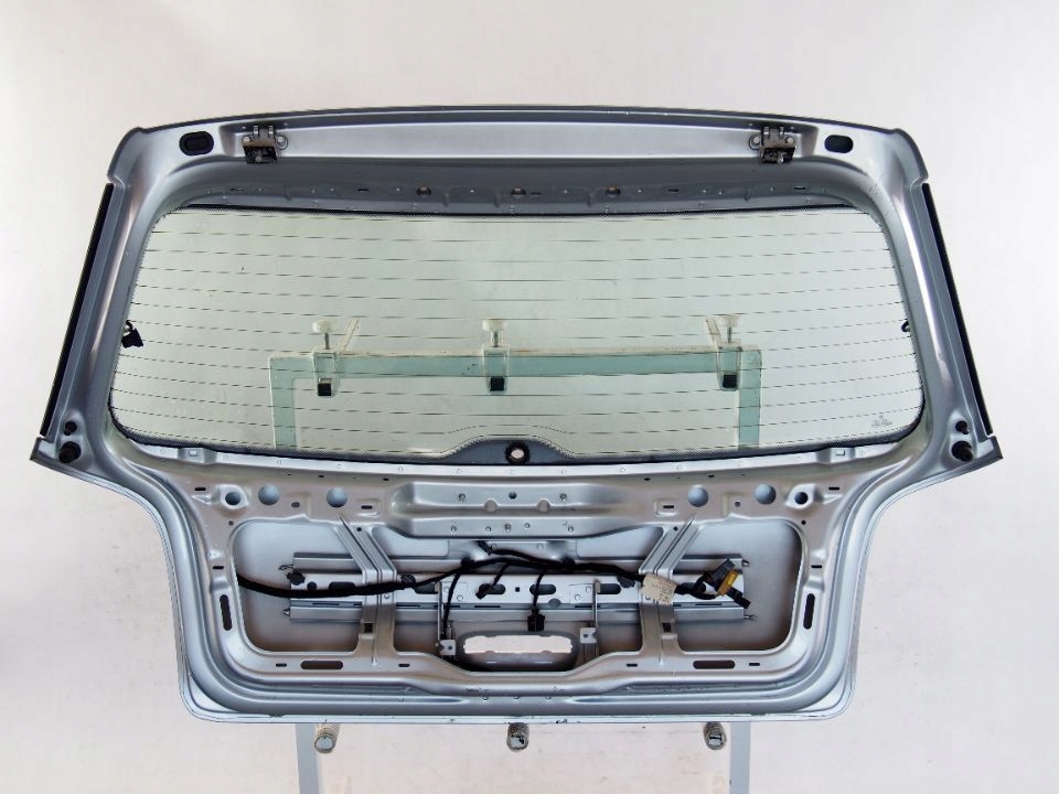 Volkswagen Polo 02-05r boot door rear VW