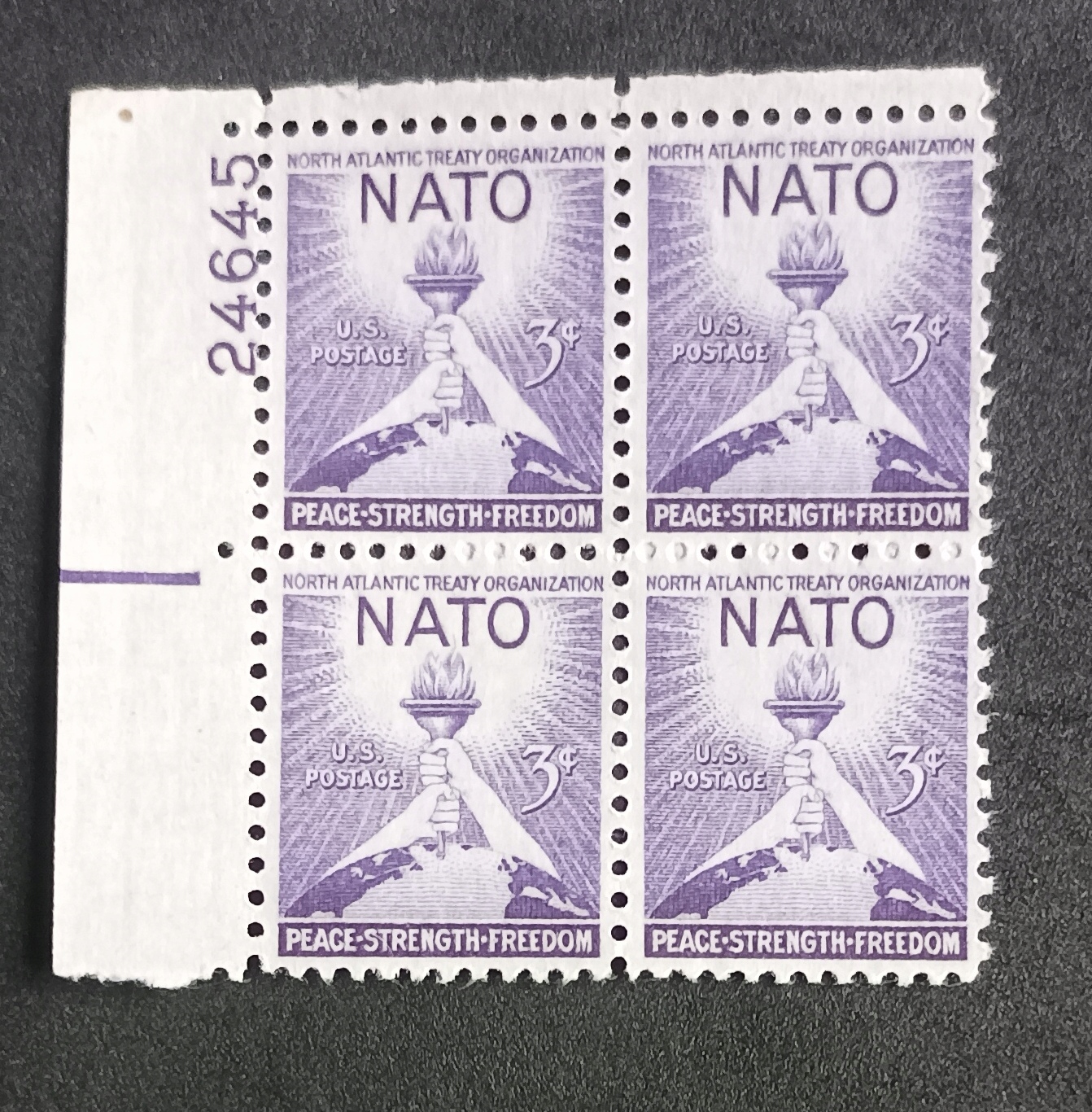 USA czwórka U81 czyste.