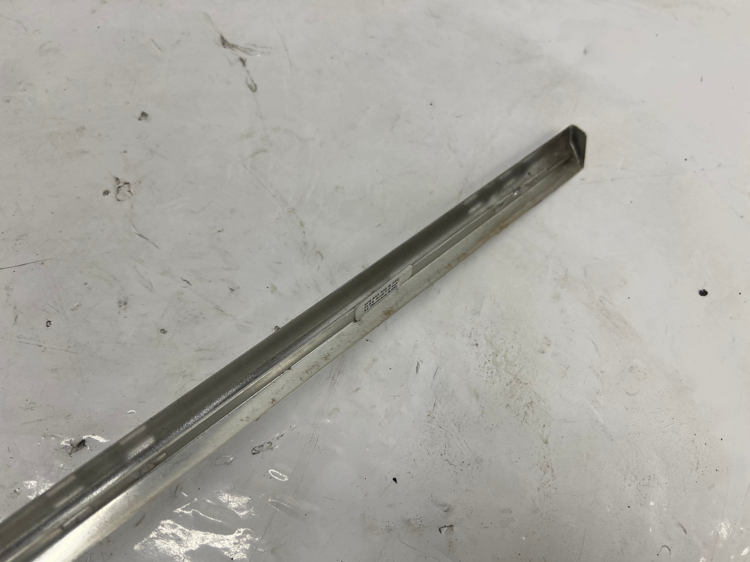 Audi A6 S6 C6 4F moulding windows bocznej 4F9853345B