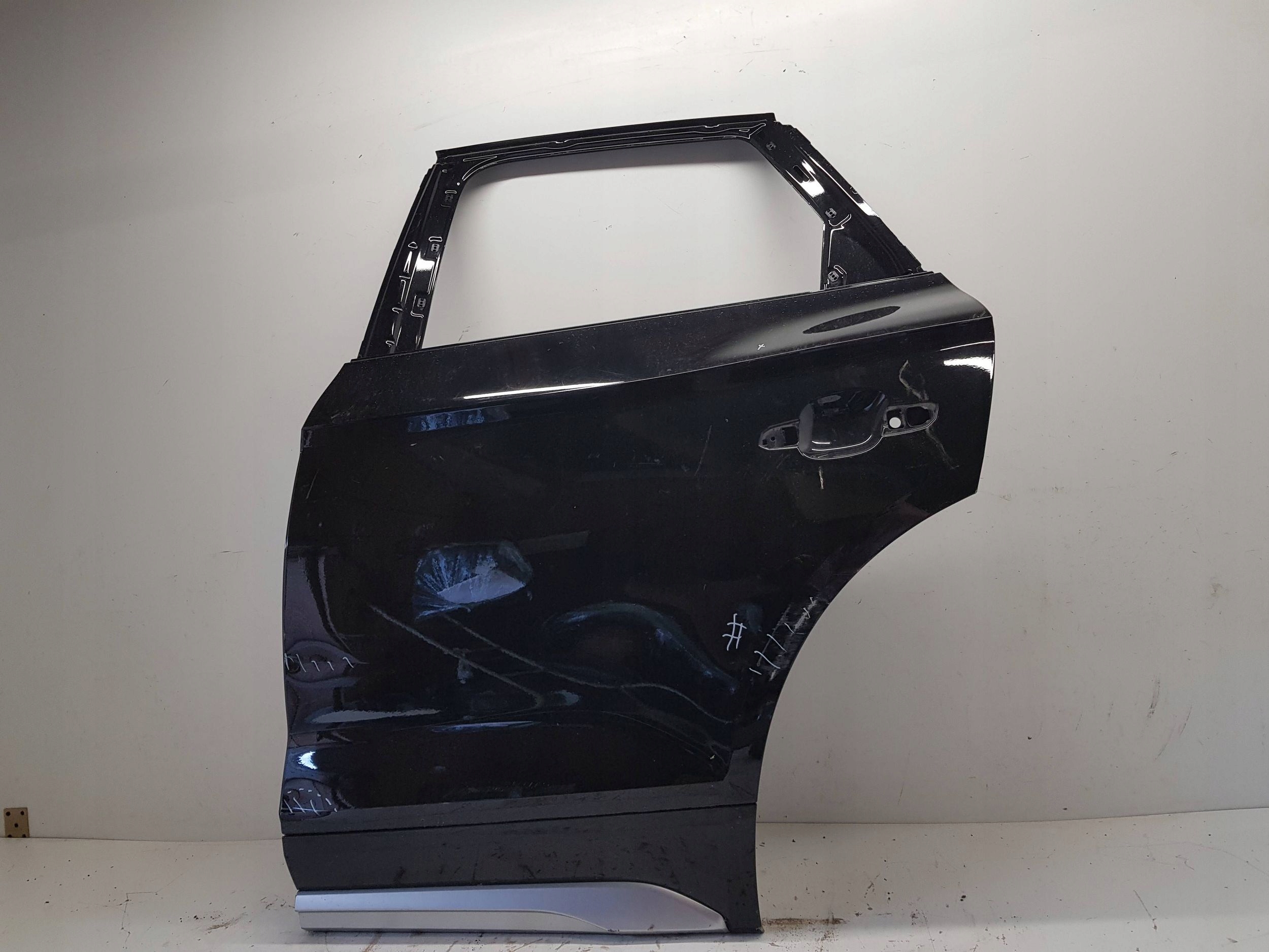 AUDI Q5 80A LEWE DRZWI TYŁ TYLNE