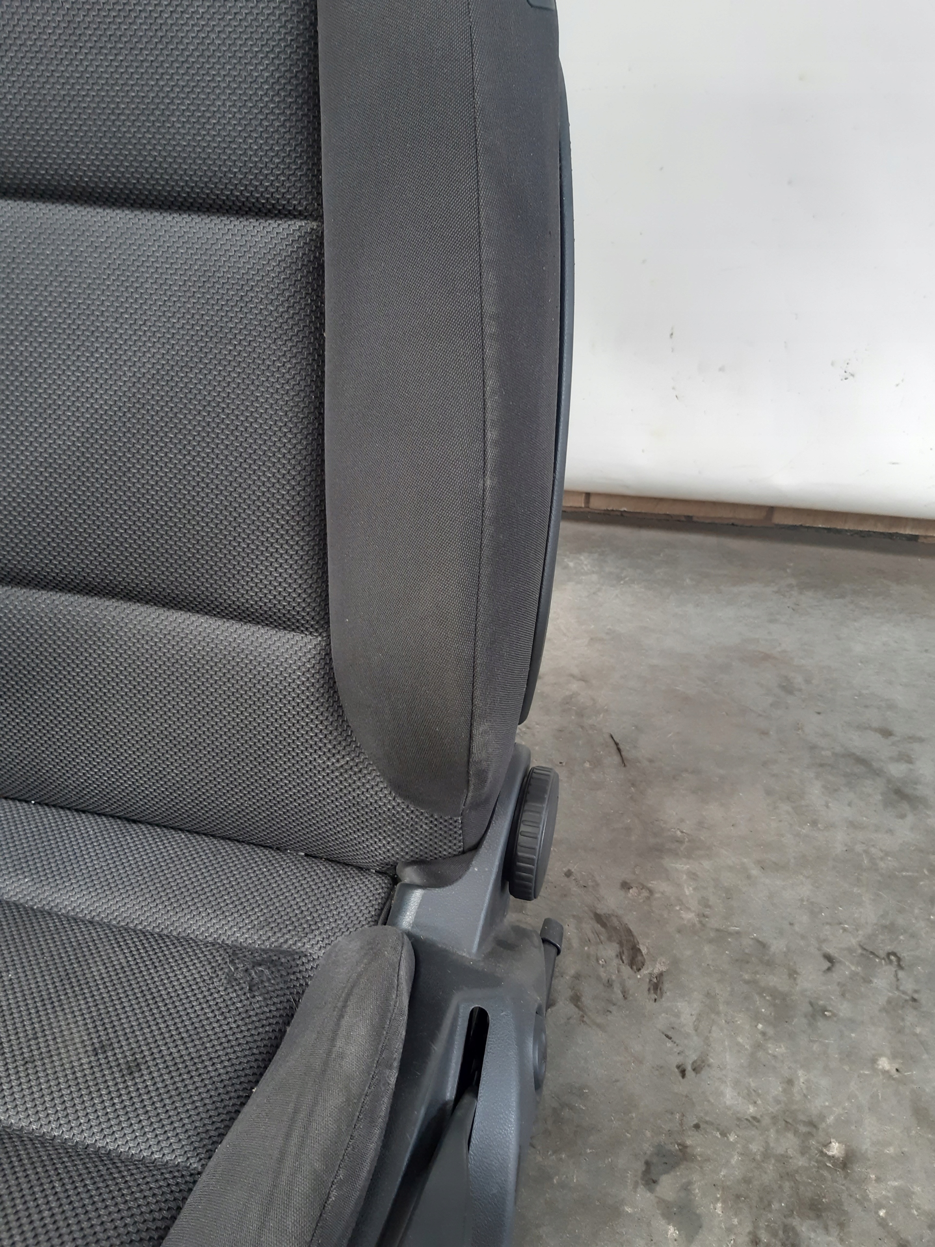 seat left front Audi A3 8P