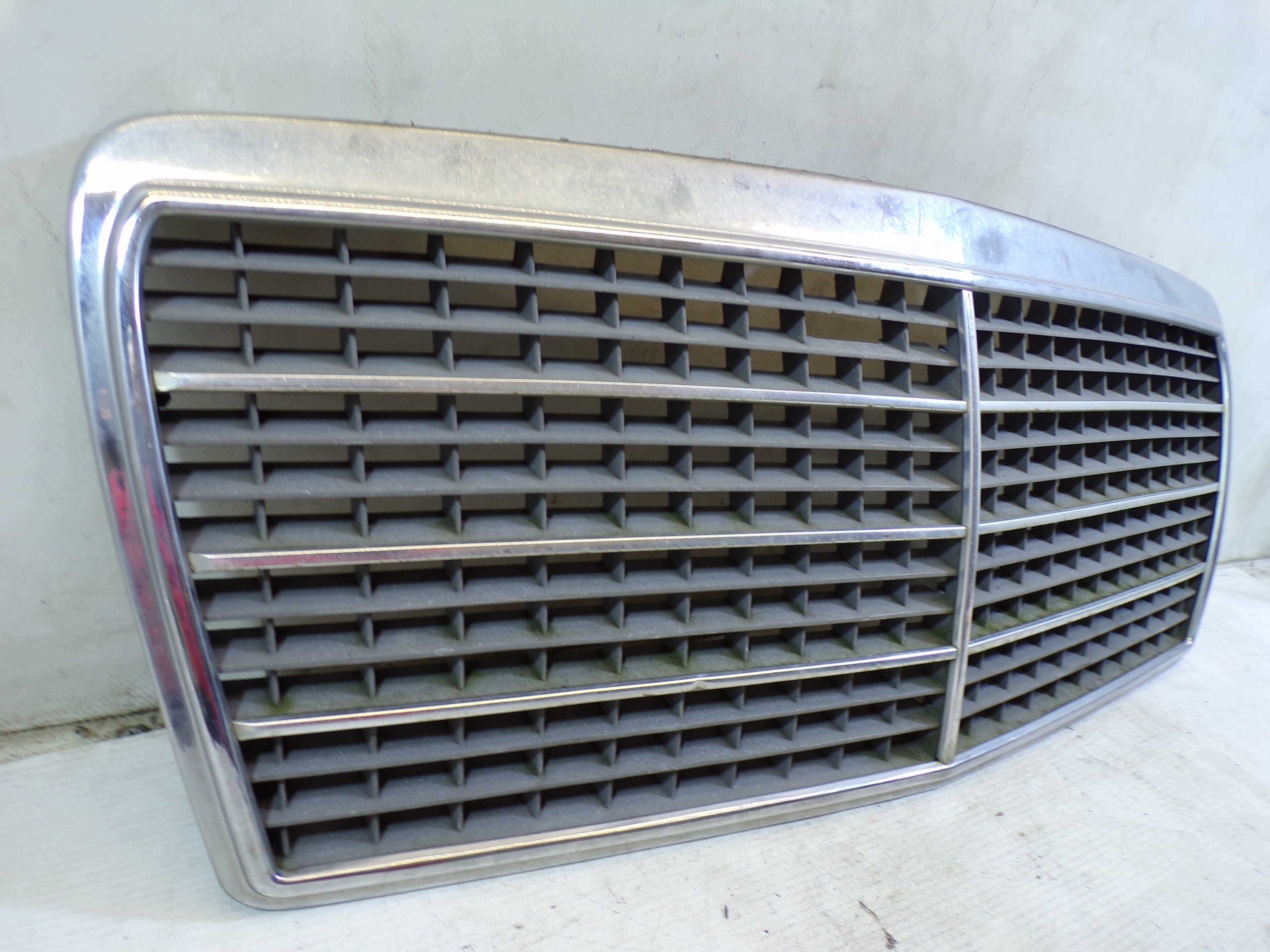 grill grille radiator MERCEDES W124 E-KLASA