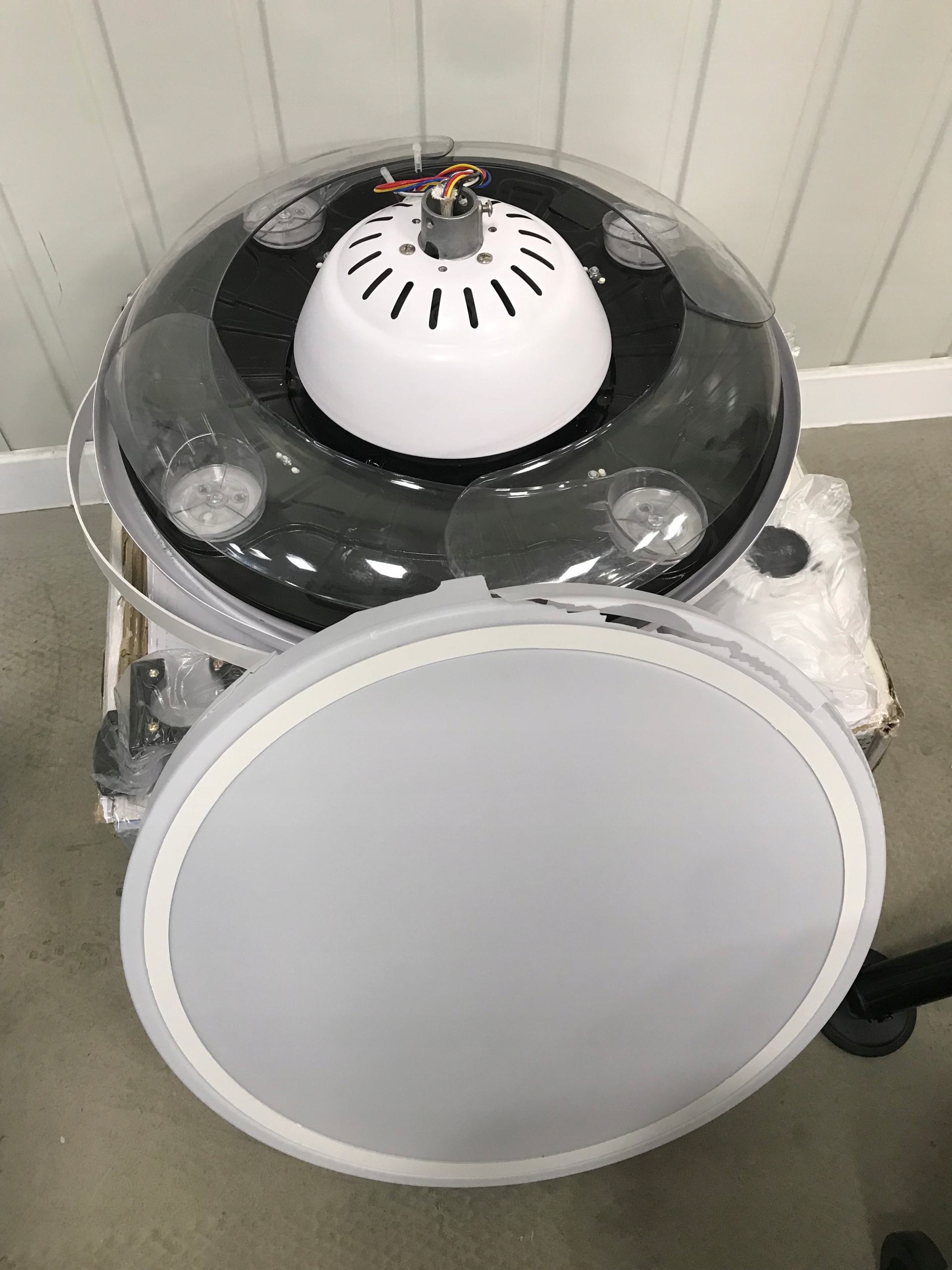 WENTYLATOR SUFITOWY, LAMPA LED Rodzaj spot