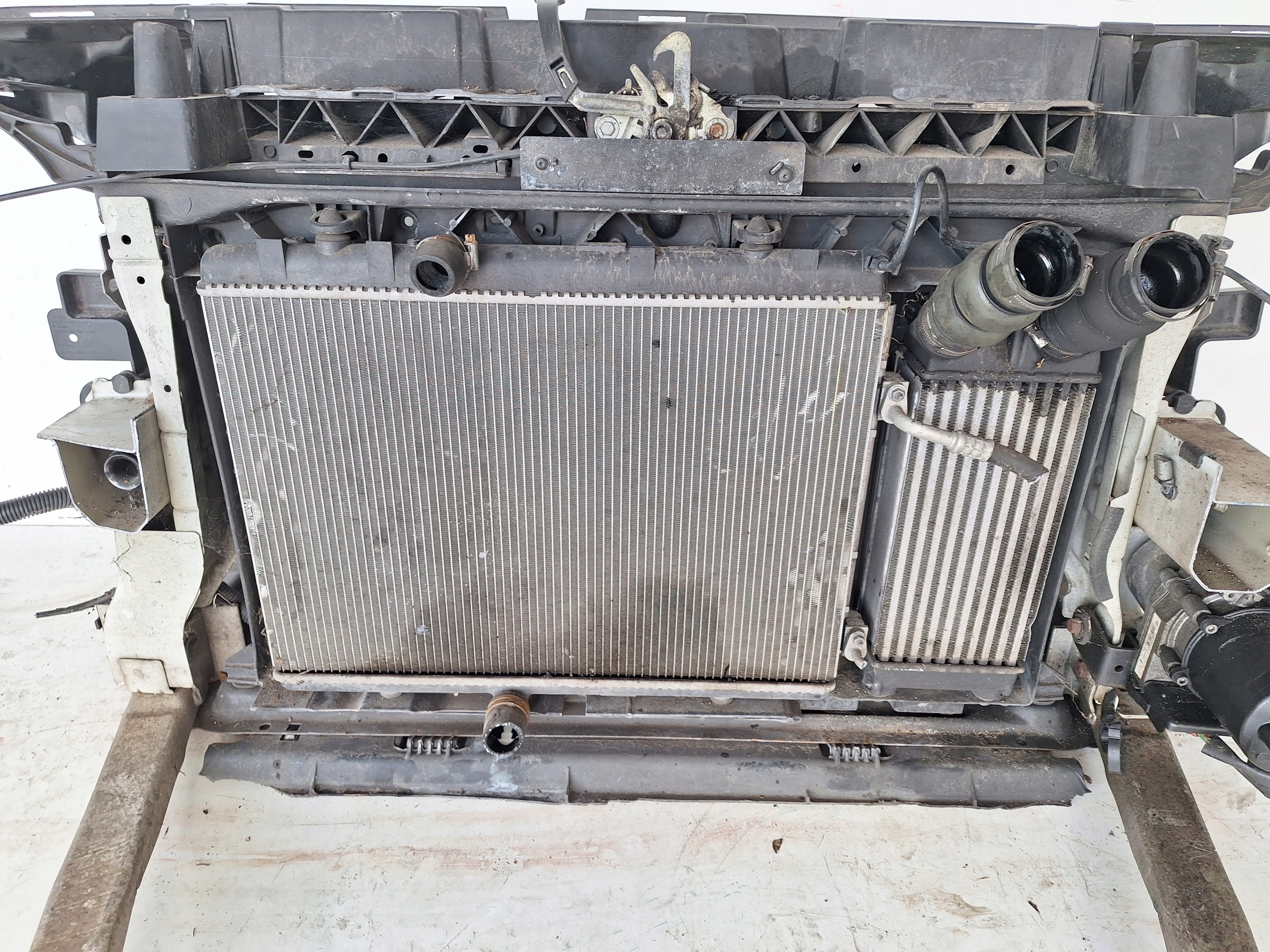 PEUGEOT 3008 and T84 09-16 support panel for radiators HDI