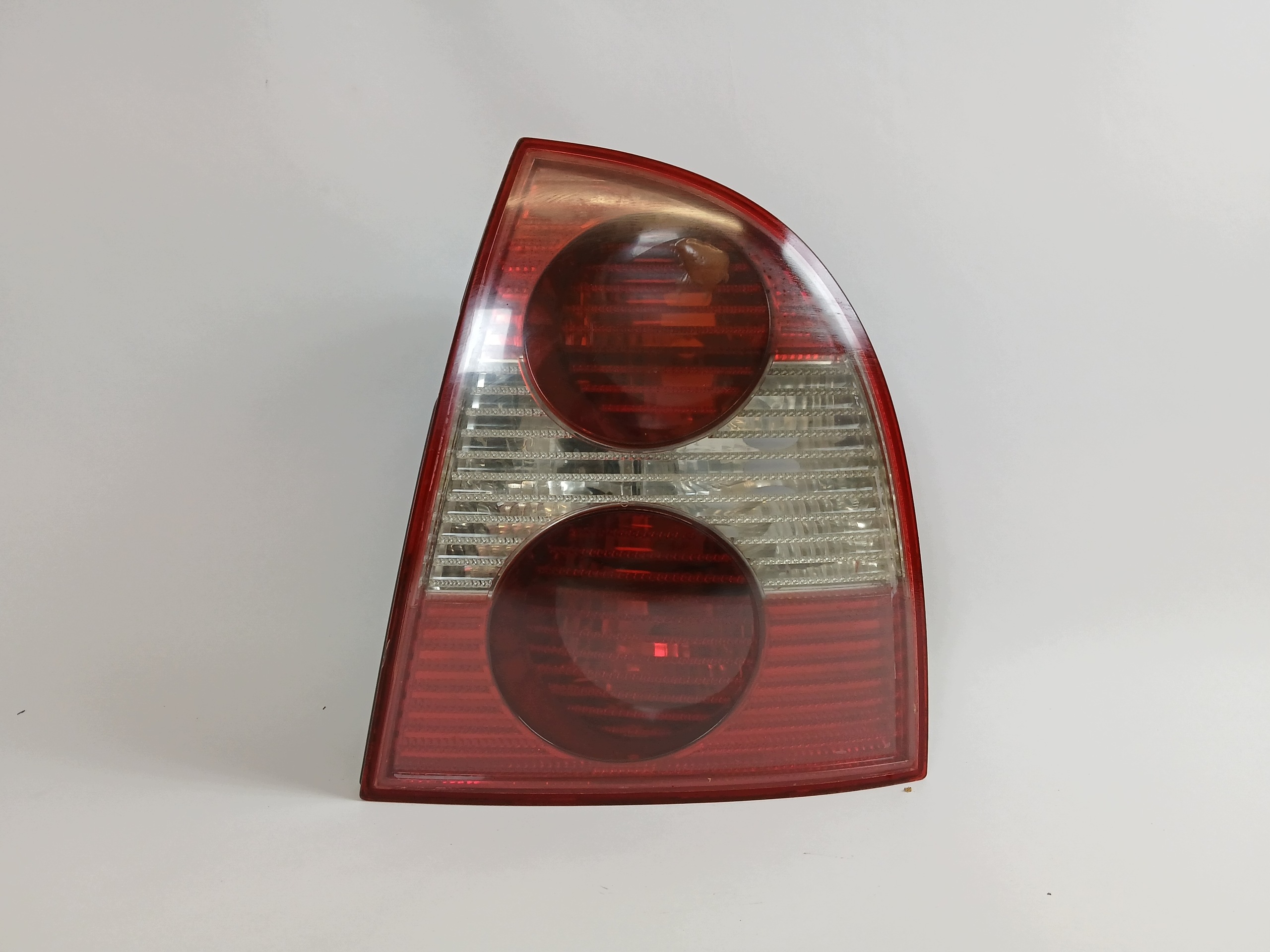 VW PASSAT B5 LIFT light right rear part sedan