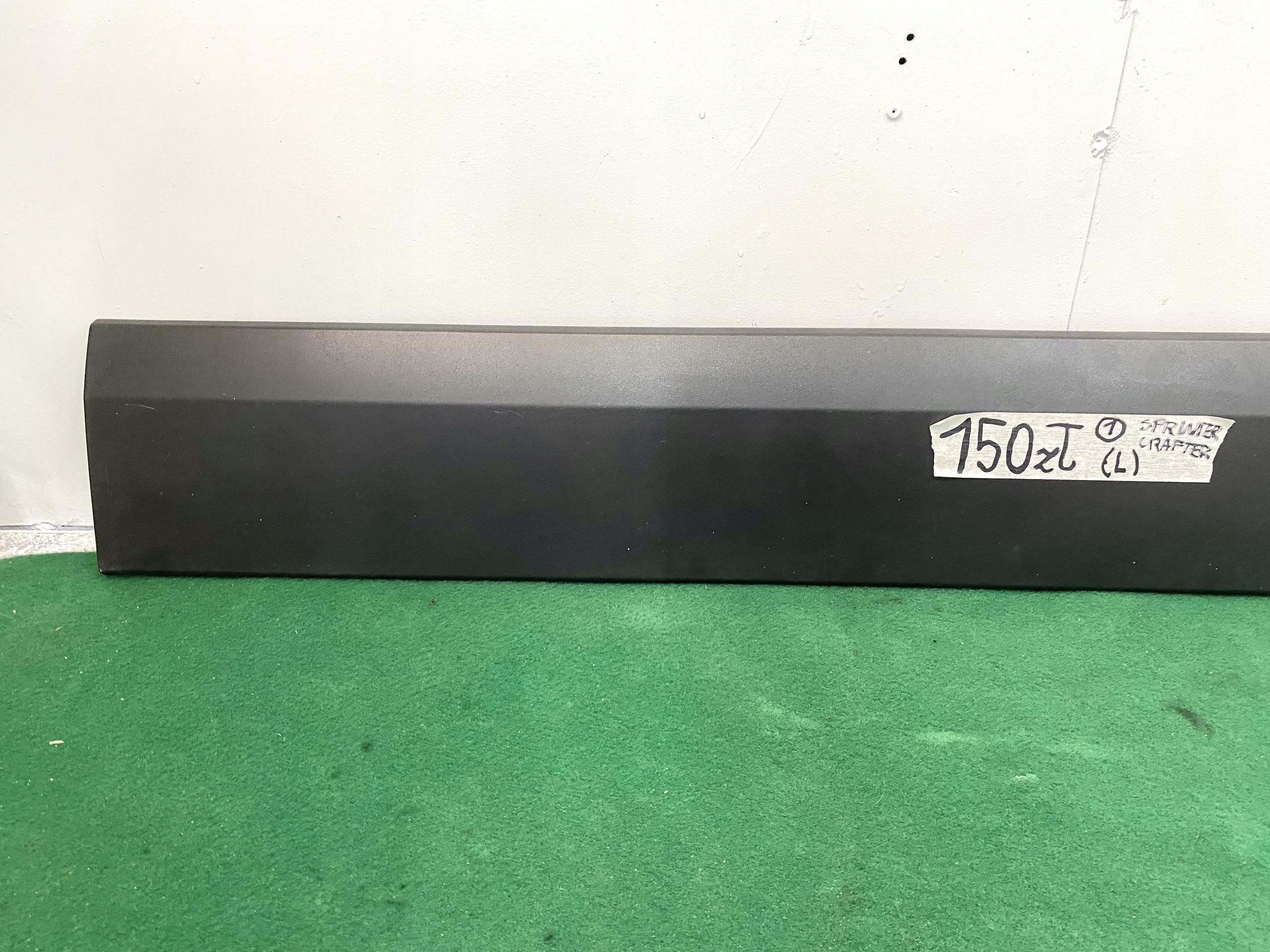 SPRINTER 906 VW CRAFTER 06- lista bal oldalsó cierna ORYGINALNA