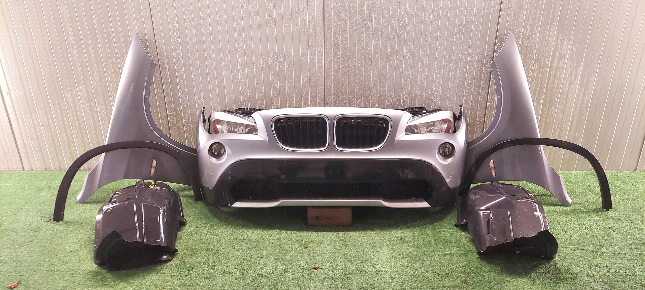 fender right BMW X1 E84 09-15 LAK: A52