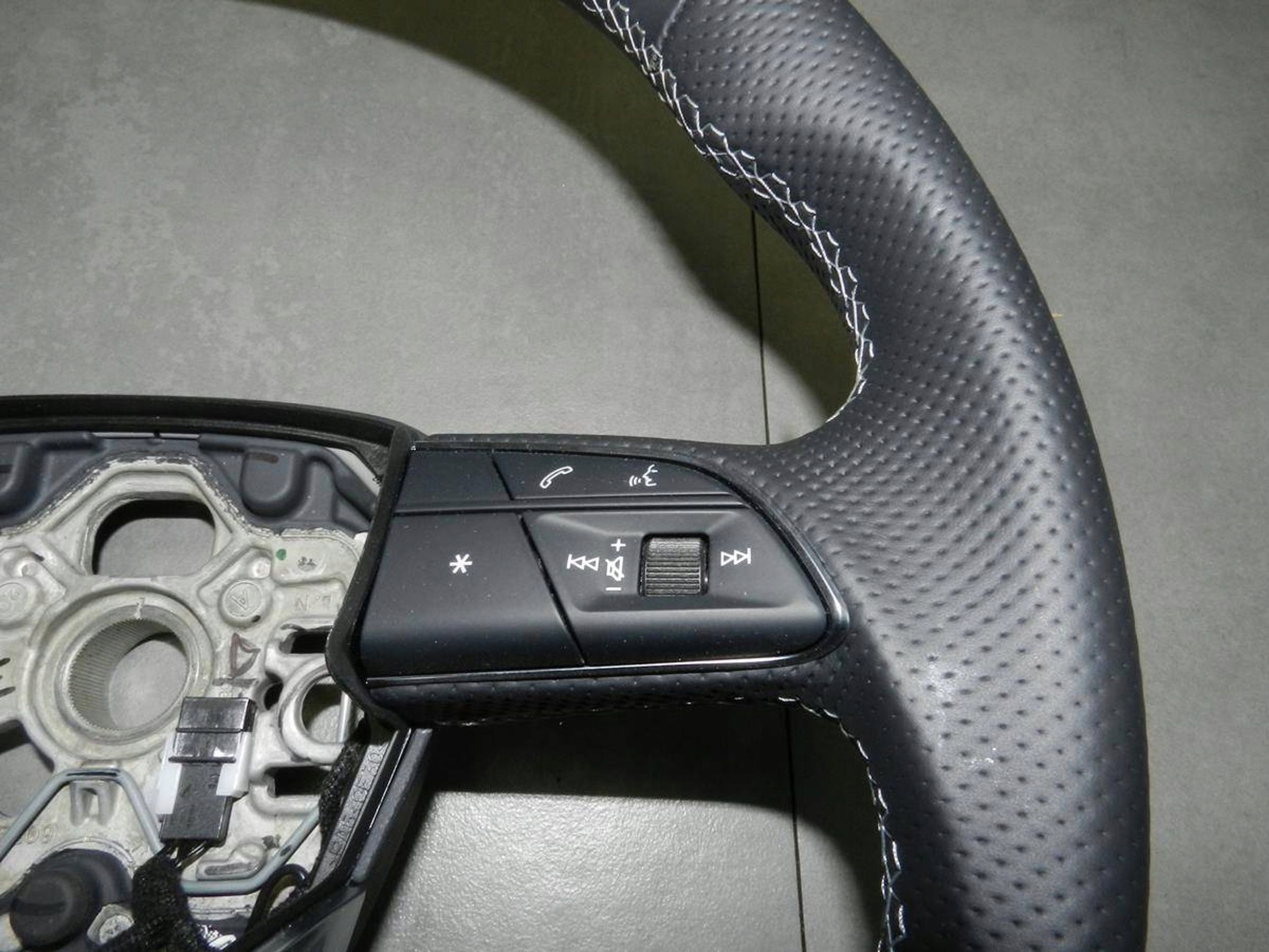 Audi S3 8Y 2021 steering wheel, leather multi 8Y0419091H with shifting