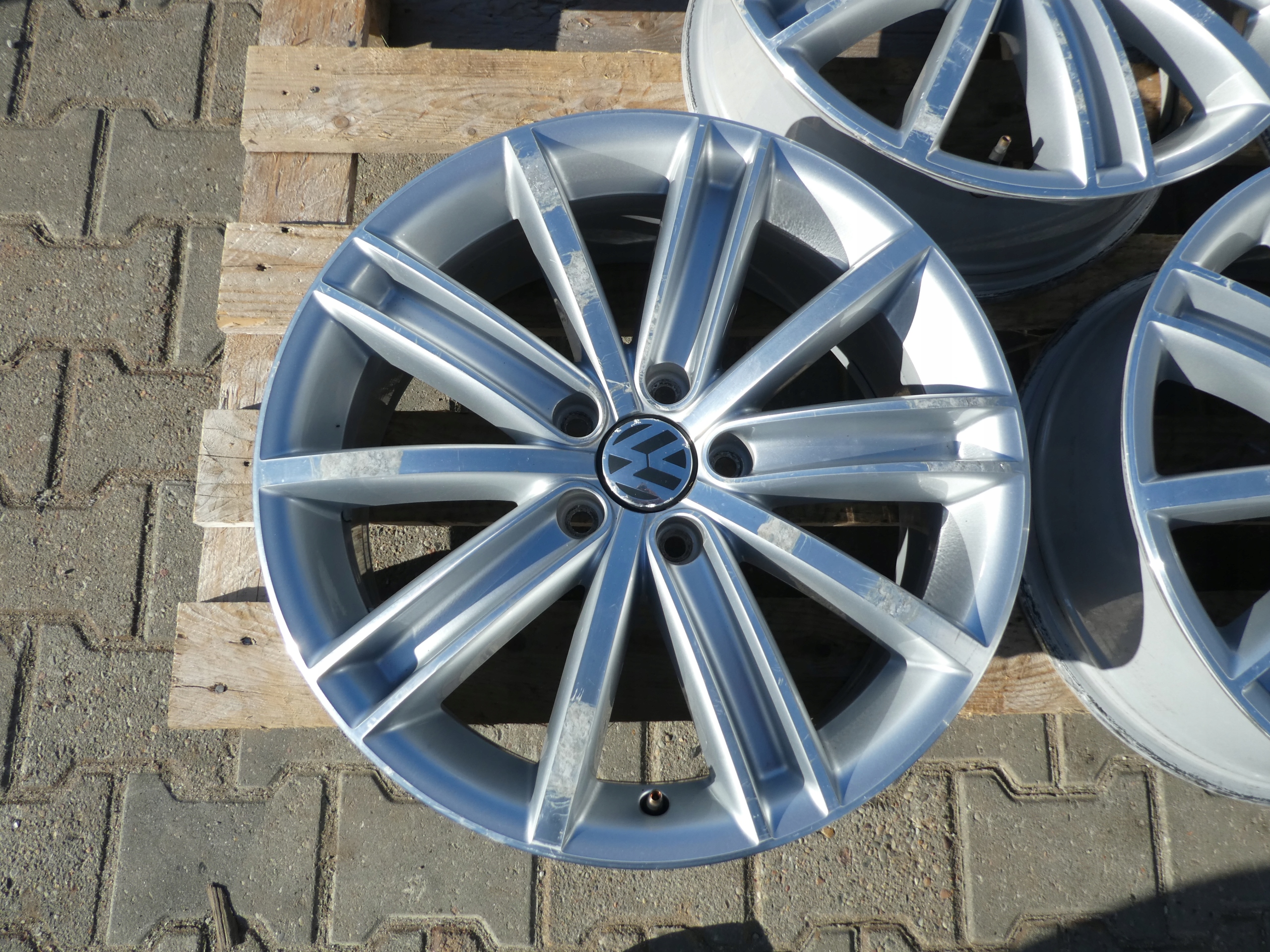 4X discs aluminium disc 5N0601025D VW 5X112