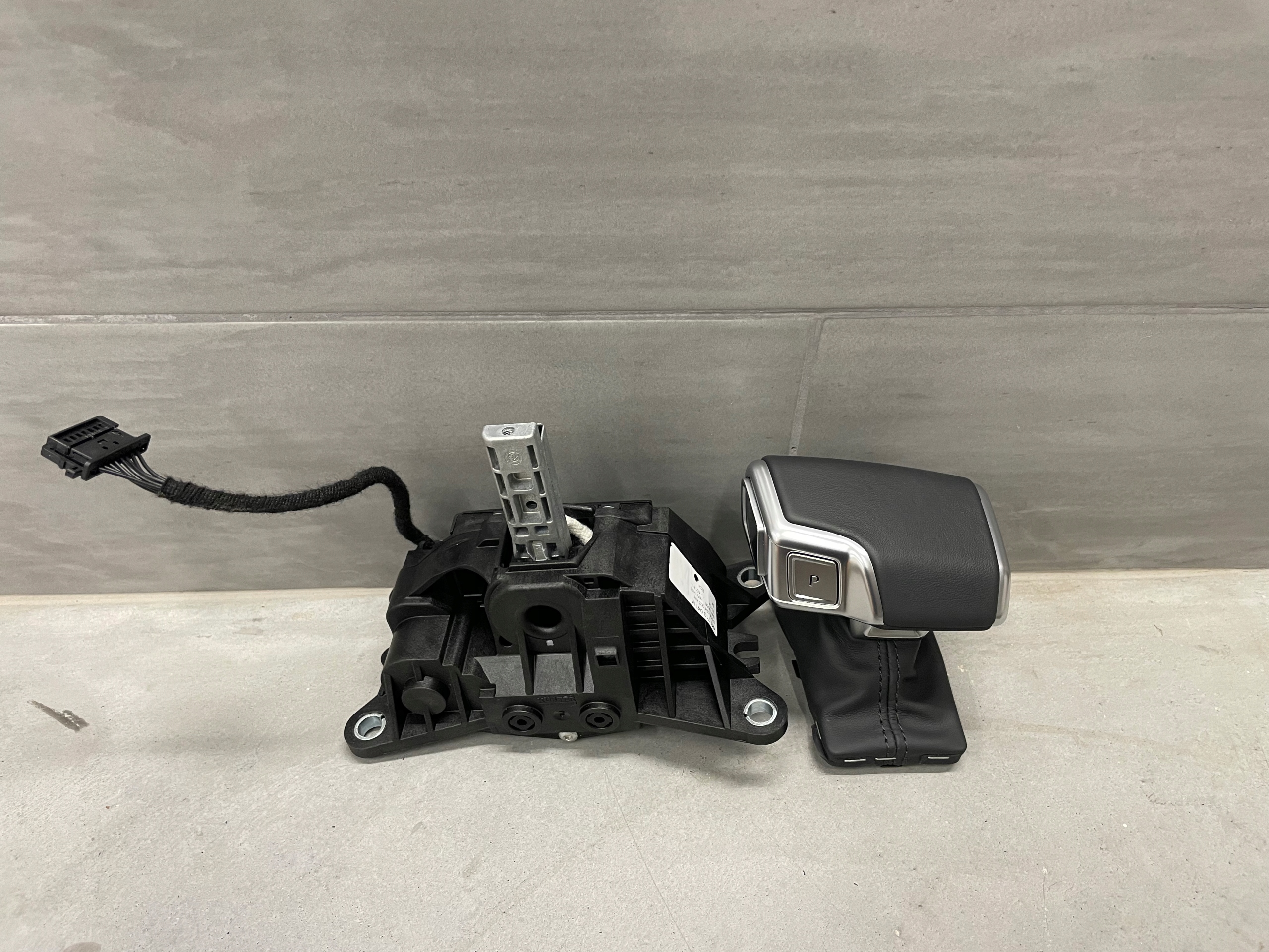 4K1713041M - Важіль перемикання передач A6 A7 C8