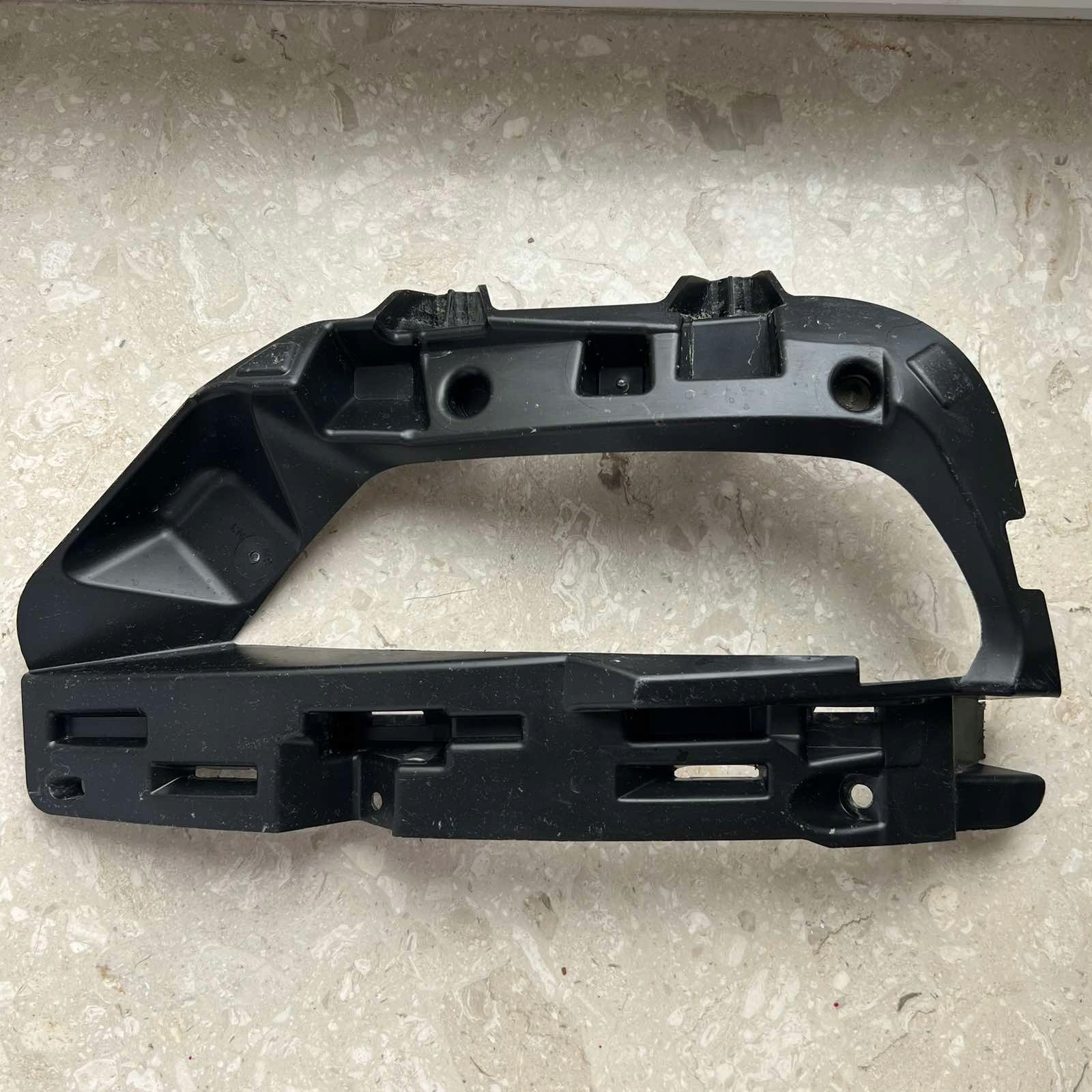 RENAULT RAFALE 2024-> holder lights rear part left 269864707R