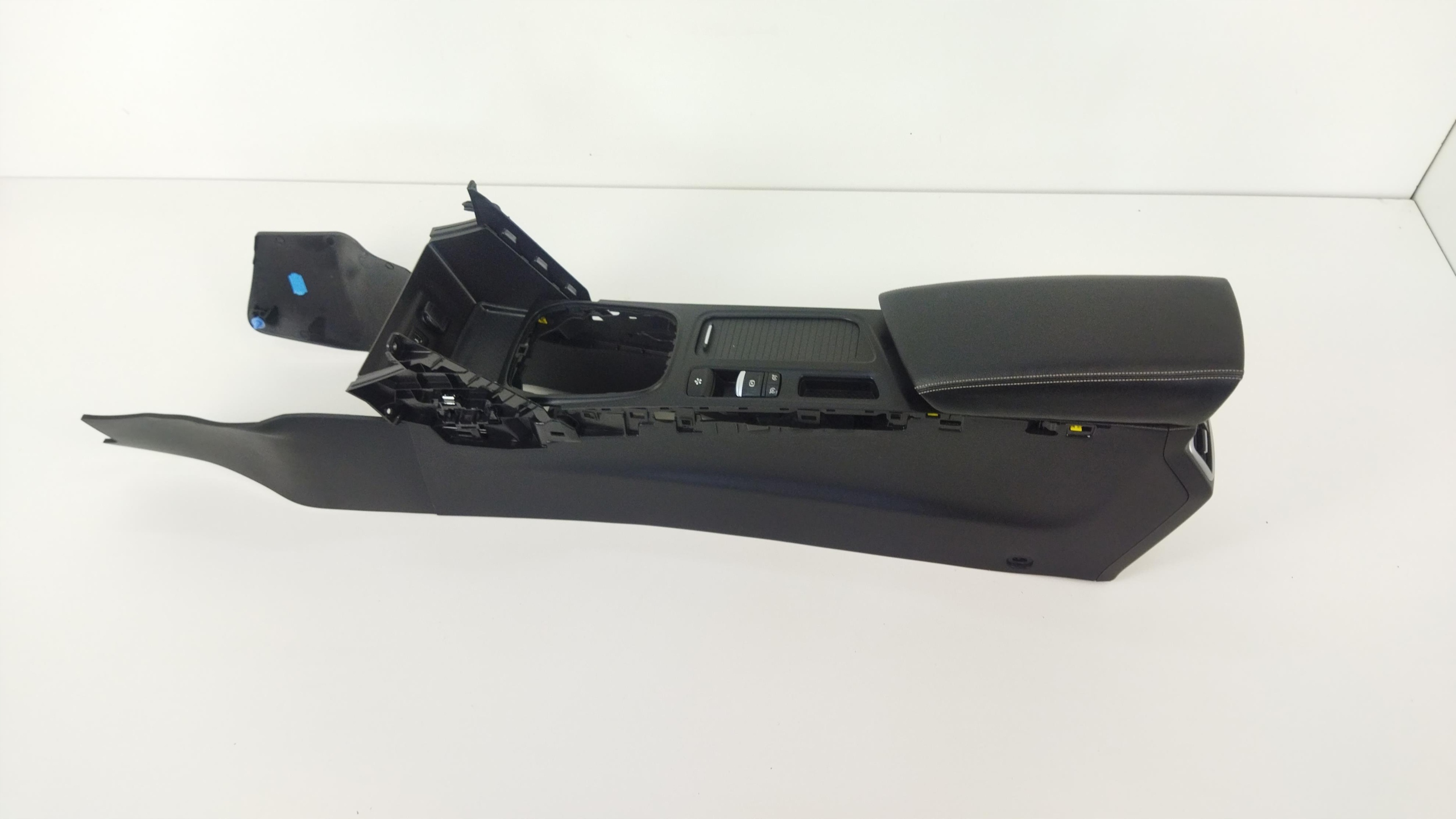 MEGANE IV TUNEL central armrest leather EUROPA