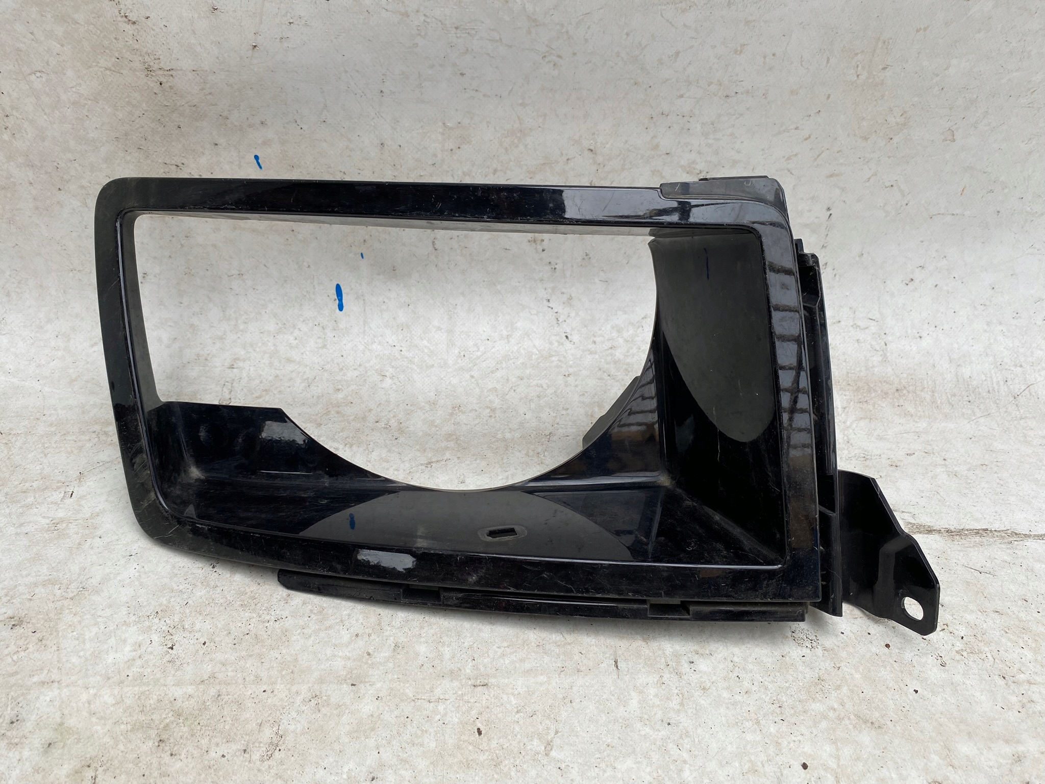 LAND ROVER DEFENDER 2 II L663 moulding cover lights right front L8B2-13C024