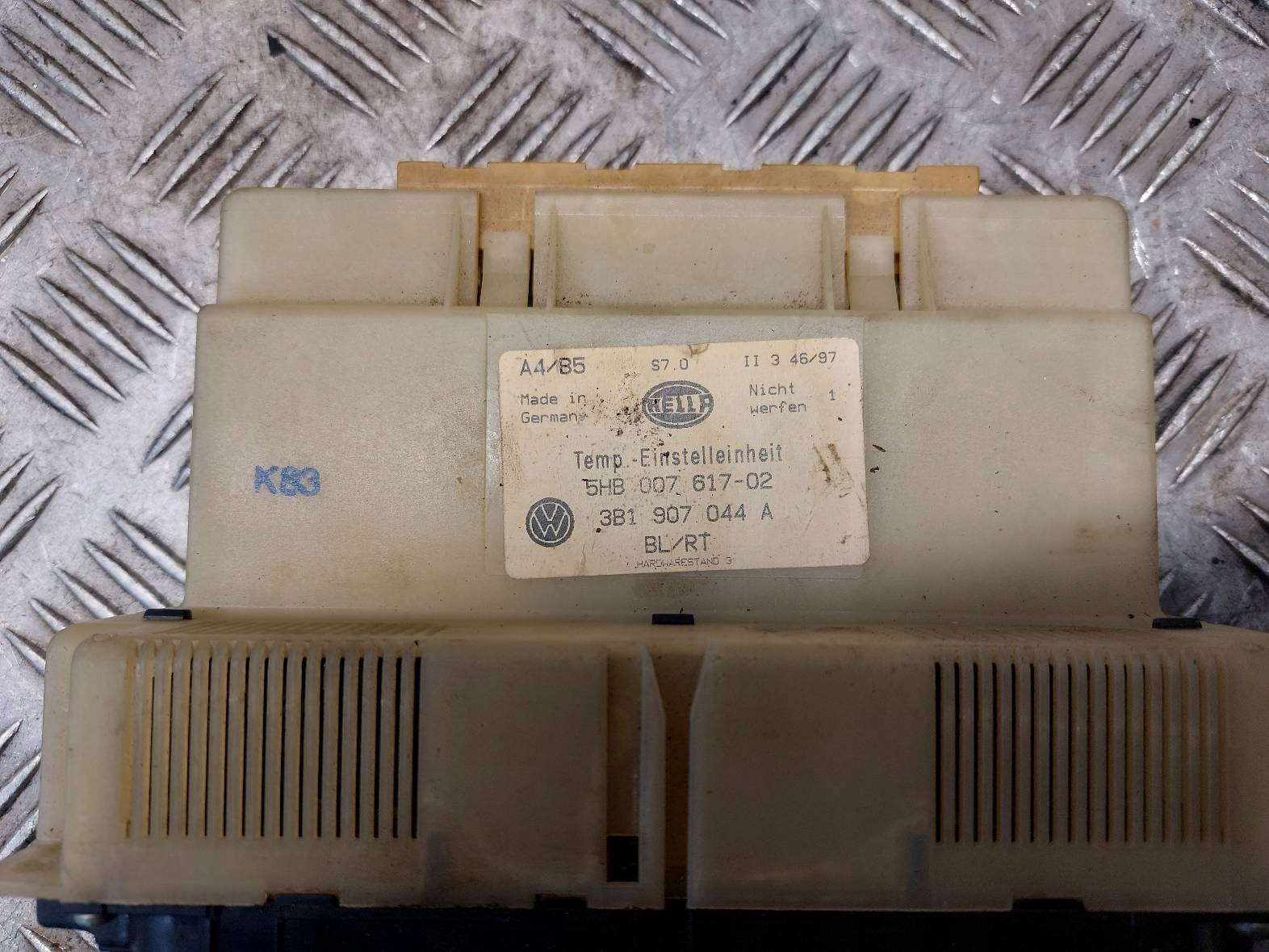 PANEL Bouches buses VOLKSWAGEN PASSAT B5 5HB007617-02