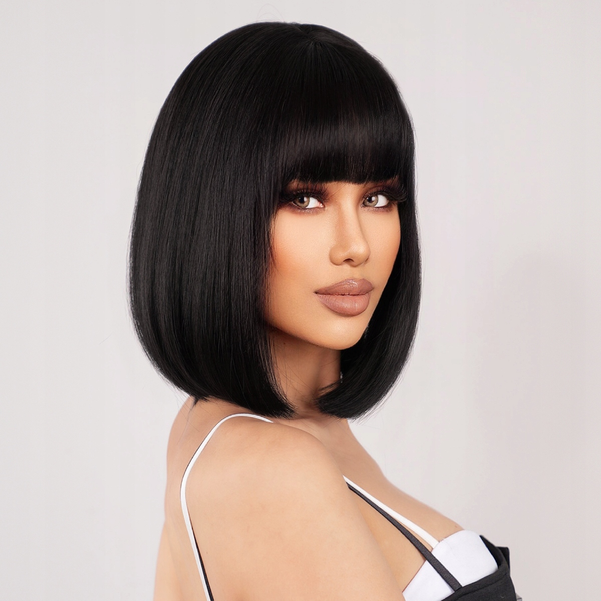 Dámská paruka Paruky Dámské Černé Bob Vlasy Černá s ofinou 31 cm