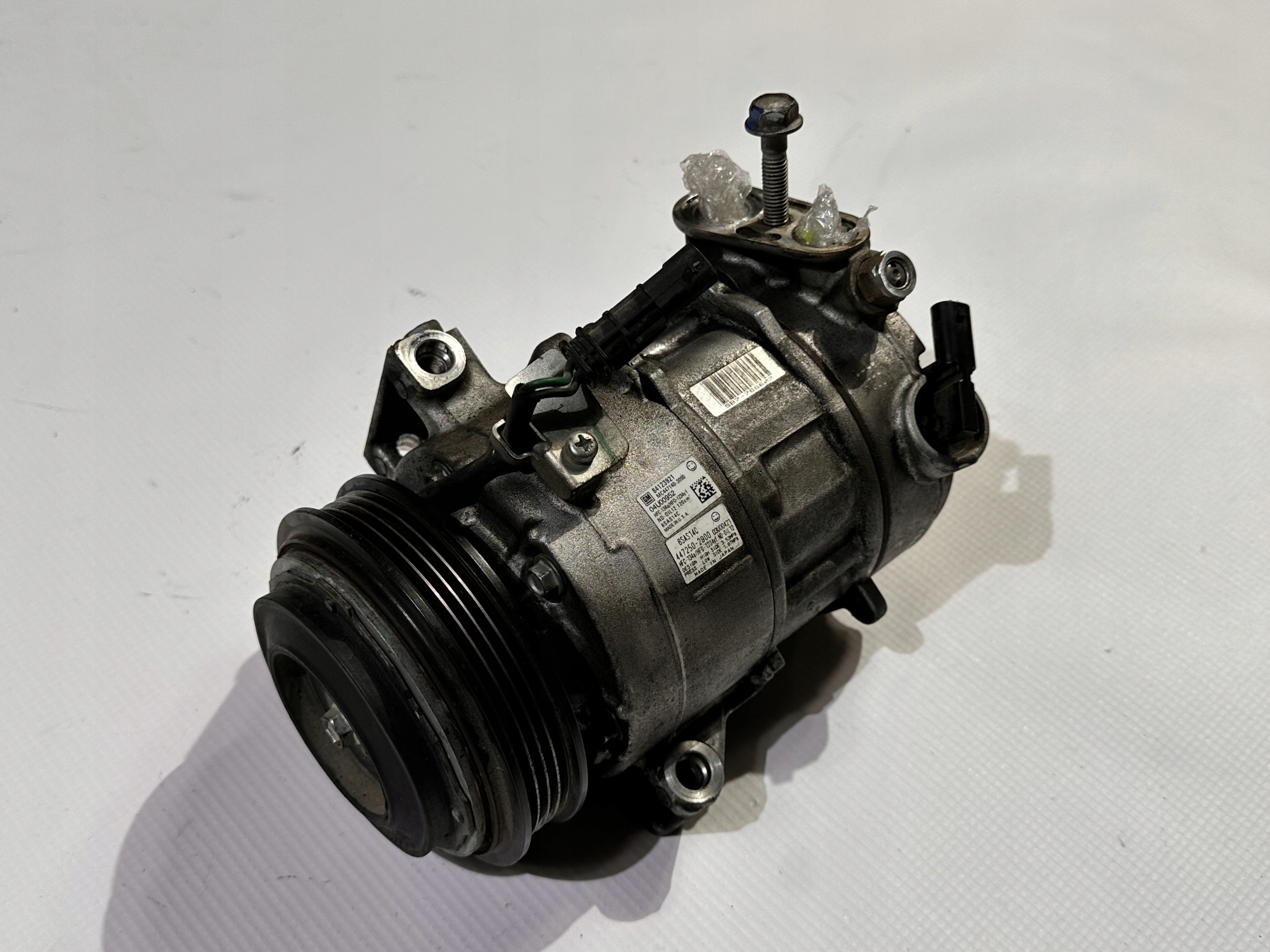compressor compressor; of the air conditioning Chevrolet Camaro SS 6.2 2016+