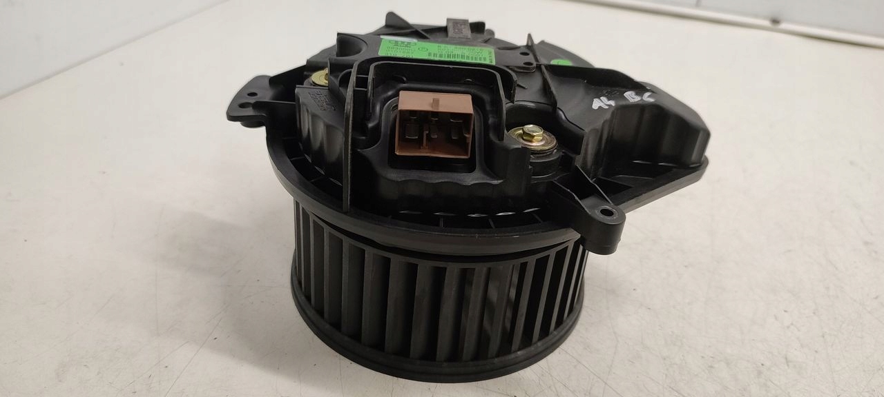 tOPENÍ ventilátor klími Audi A4 B6 2,4 V6