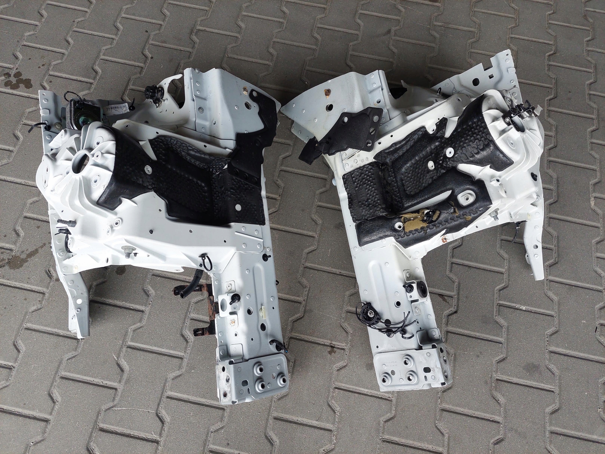 NER POLARIS WHITE quarter front front right JAGUAR XF II X260 sedan