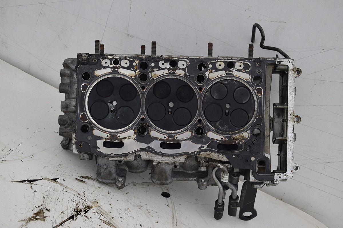 head. of the engine AUDI 3.0 TDI V6 CLA 059.3.AP left