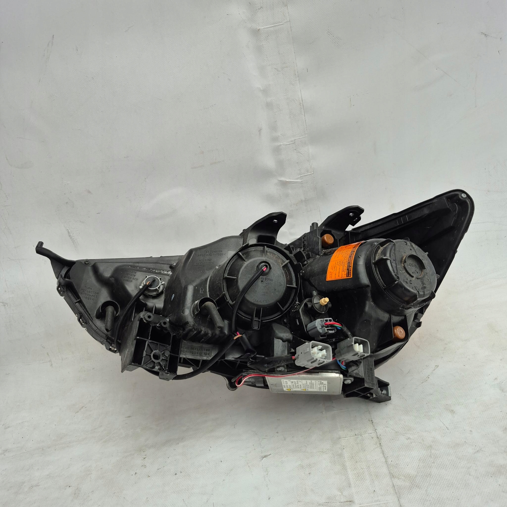 MITSUBISHI ASX and 10-19 light front front right XENON 8301C880