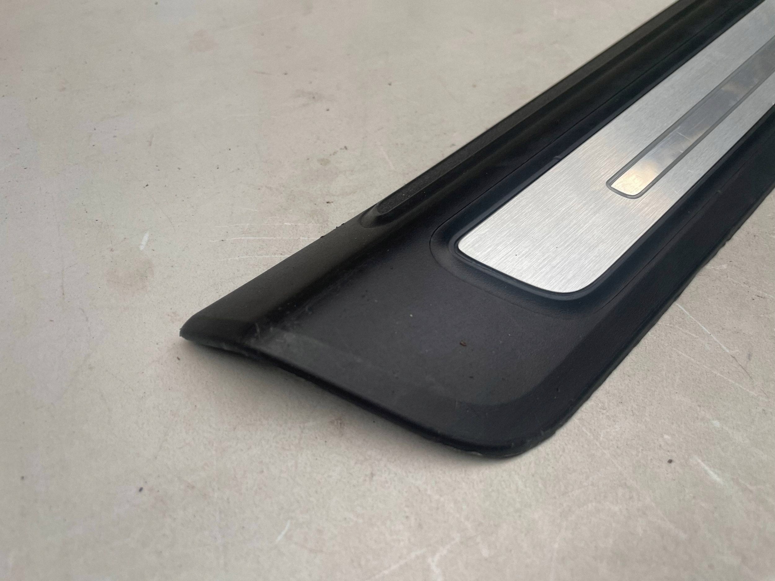 cap threshold door PRZEDNICH left side AUDI Q5 SQ5 FY 80A947417C @M