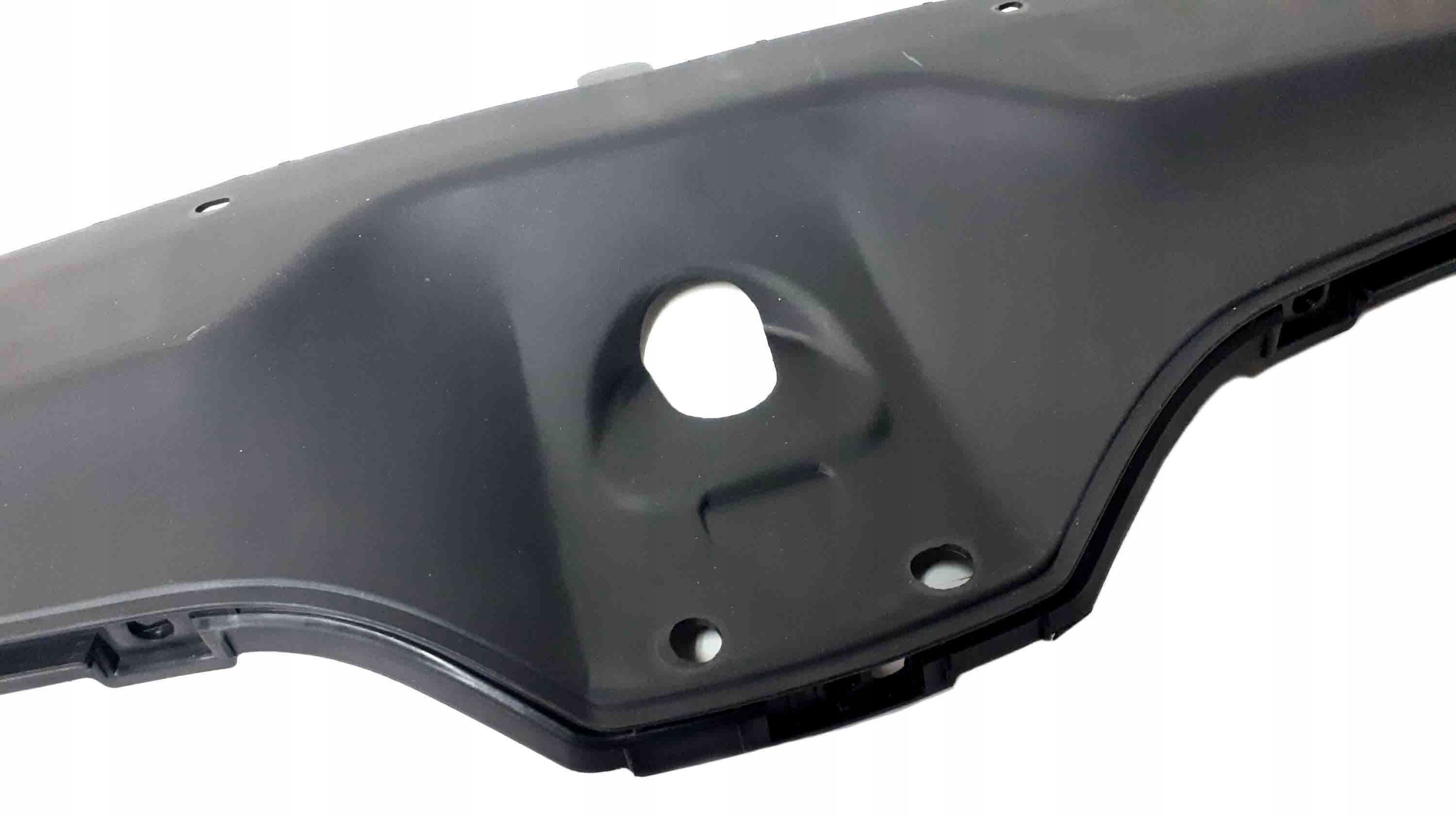 OSŁONA NAKŁADKA ATRAPY SKODA SUPERB III 3V0853343 Kolor czarny