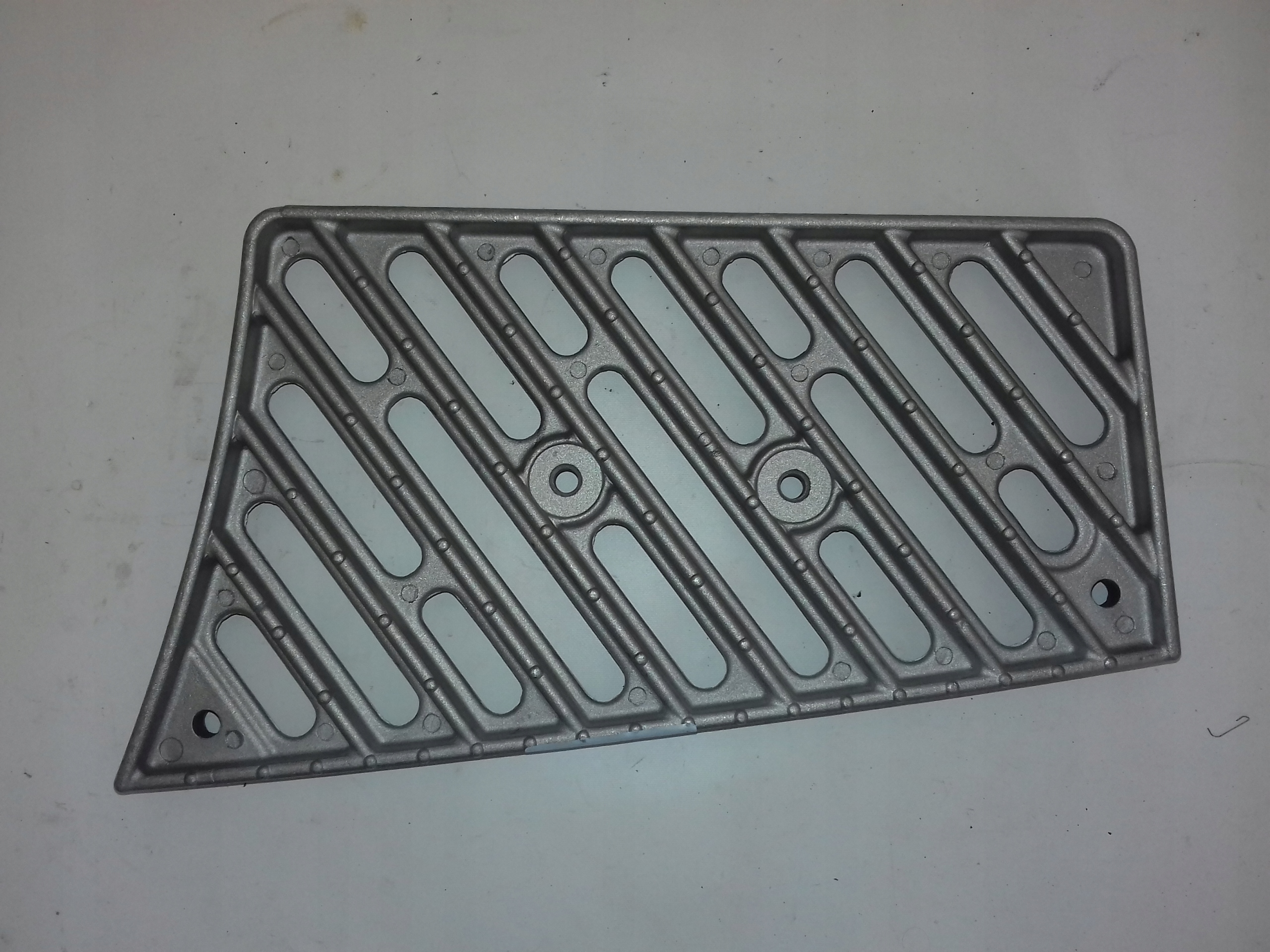 LF/215 - Клас решітка кабіни DAF LF45 / 55 l = P