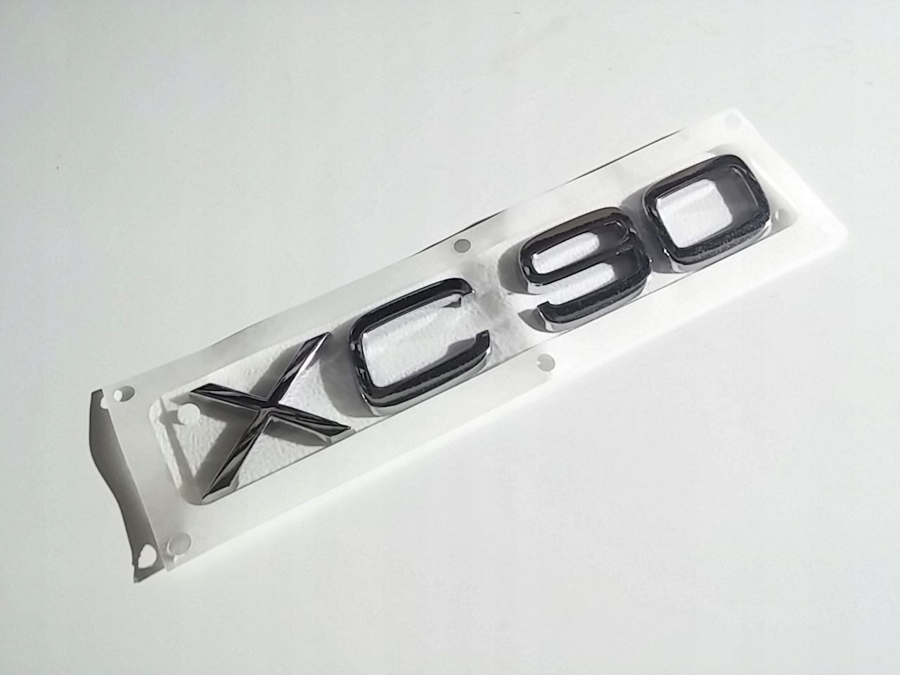 Volvo XC90 emblém na zadnú klapku originál Oe 9483933
