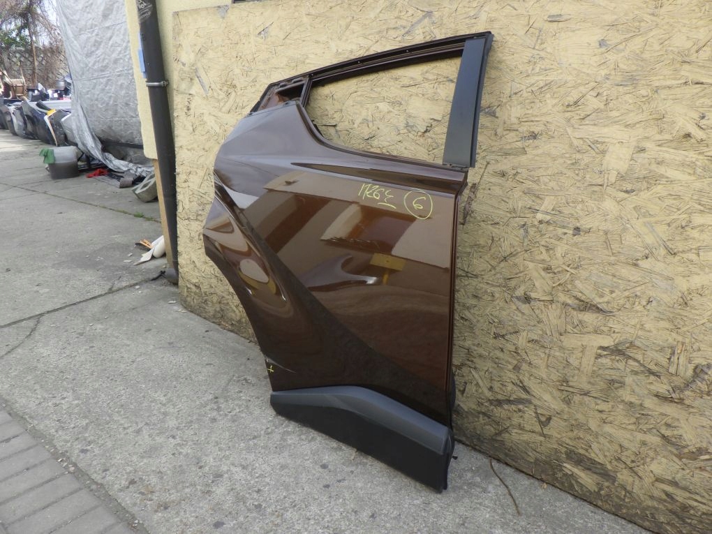 TOYOTA C-HR CHR door right rear.