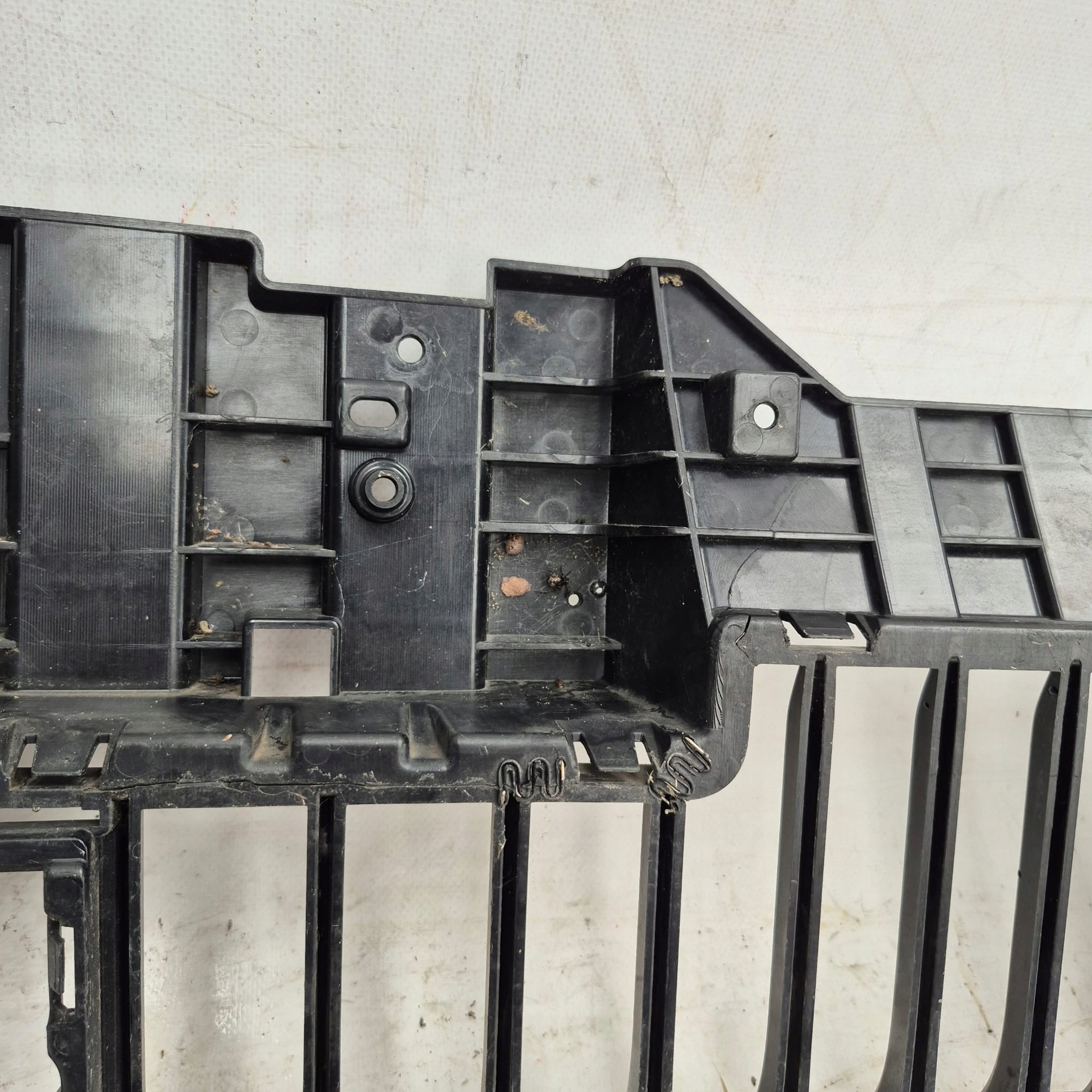 ROEWE i5 MG 5 EV LIFT 21- grid of a bumper front front 10854292