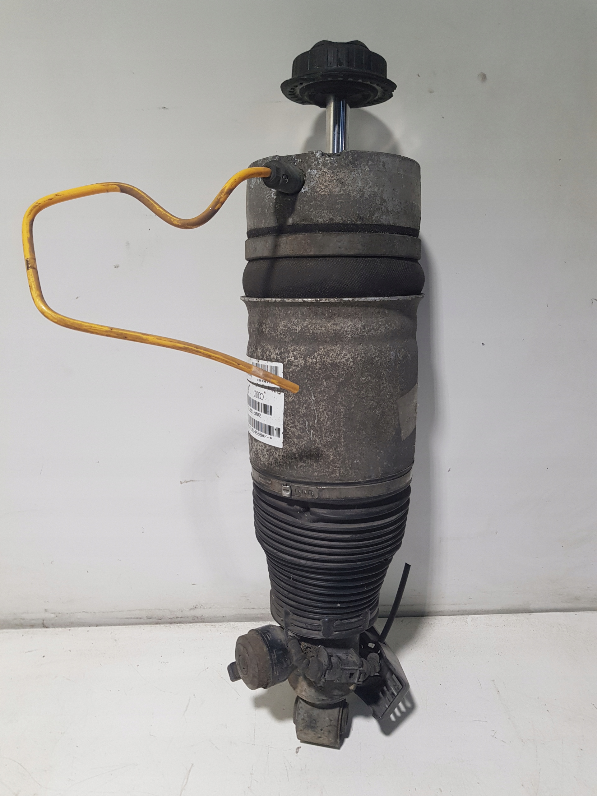7L8616002 shock absorber right rear part AUDI Q7
