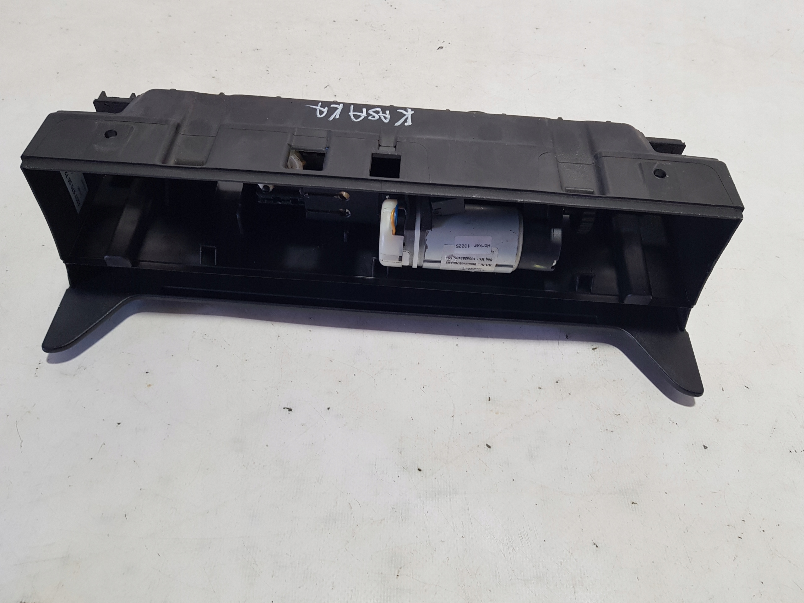 MERCEDES W207 CABRIO WINDSHOT WINDSCHOTT WIATROLAP Motor