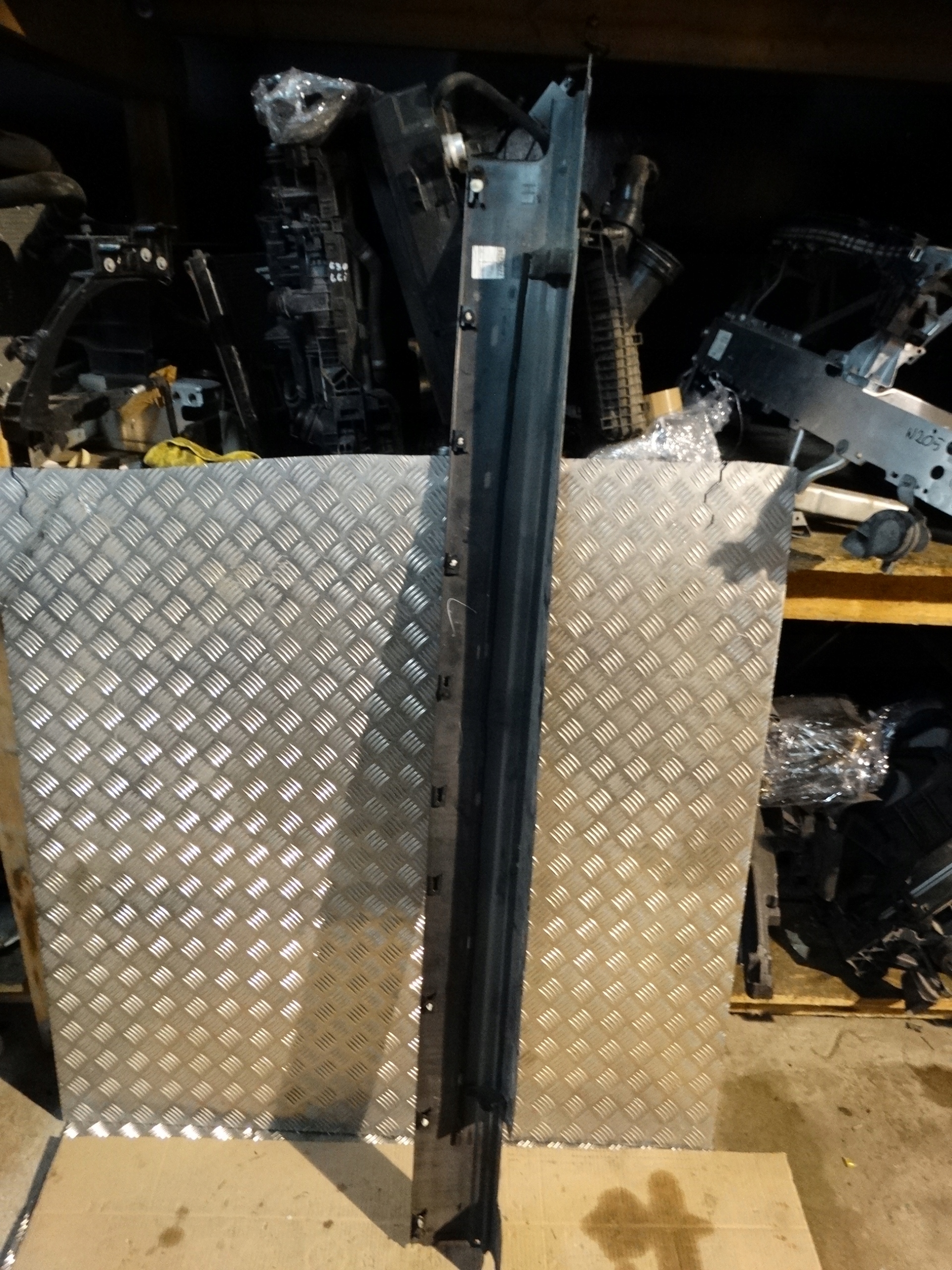 IDEAL moulding threshold left RANGE ROVER SPORT L494 1