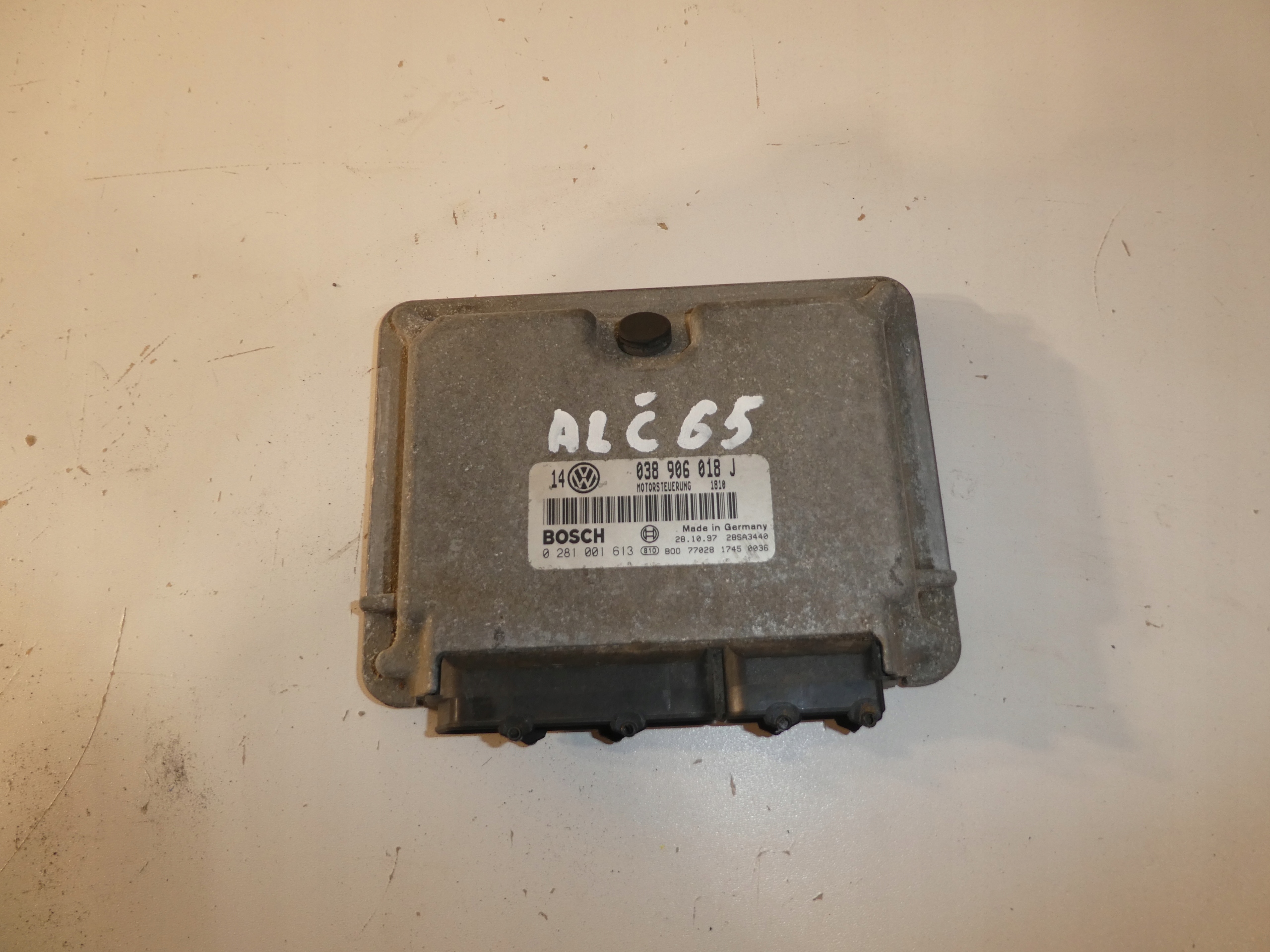 computer of the engine control unit VW SEAT SKODA 038906018J