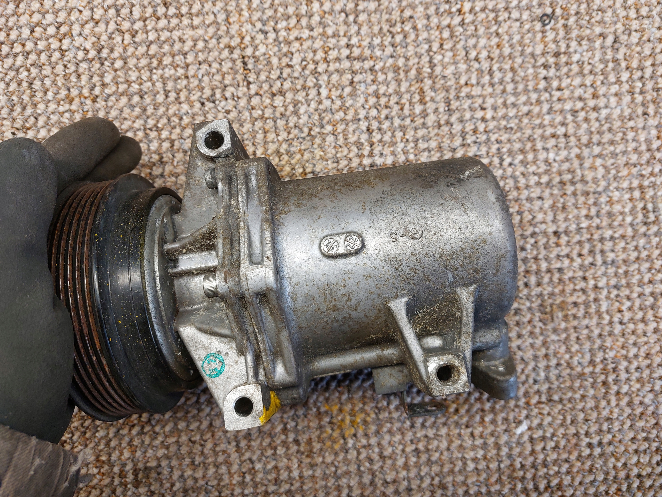 compressor; compressor of the air conditioning NISSAN JUKE 14r
