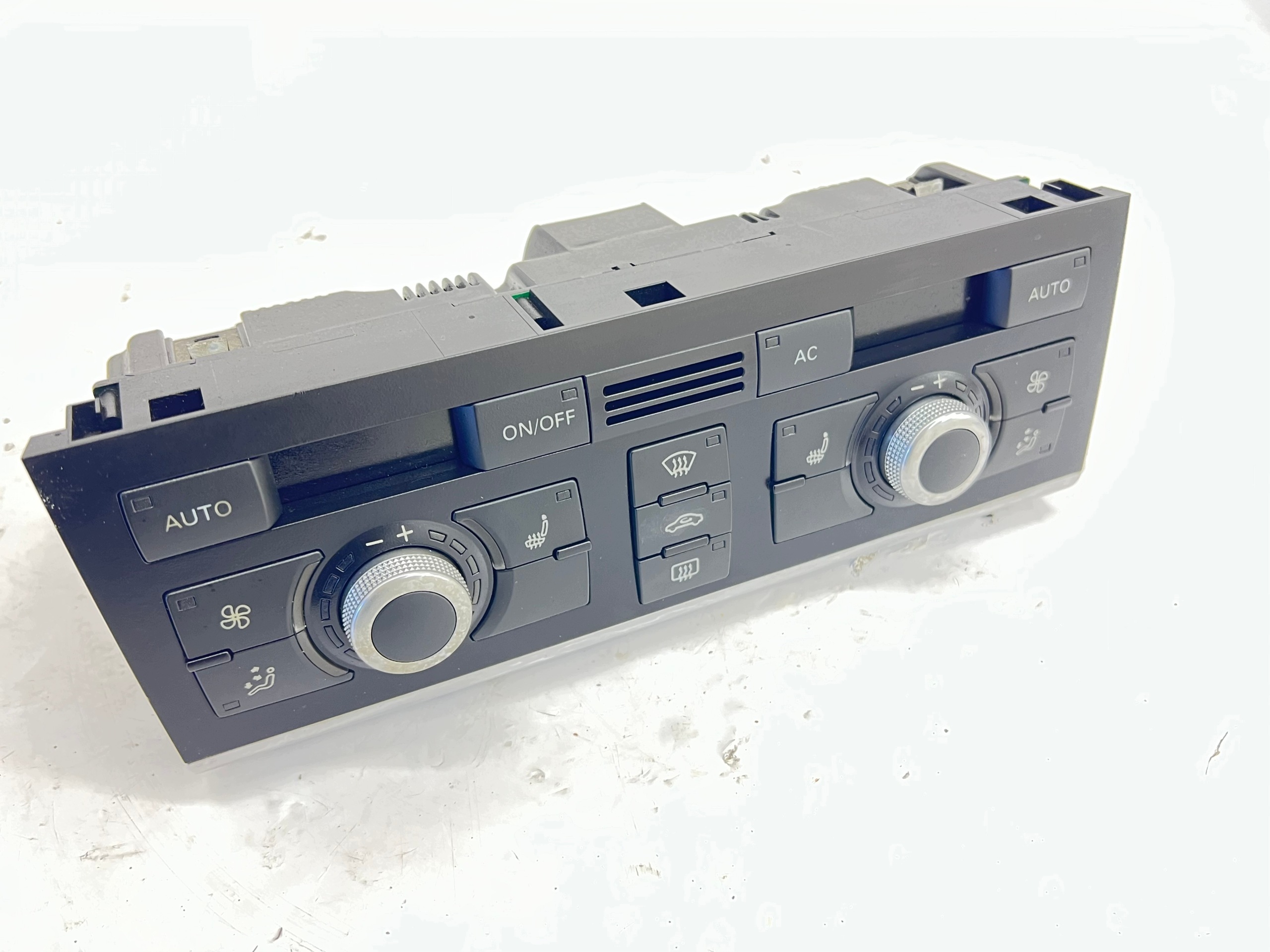 AUDI A6 C6 LIFT Commandes Unite commande clima Bouches buses 4F1820043AL