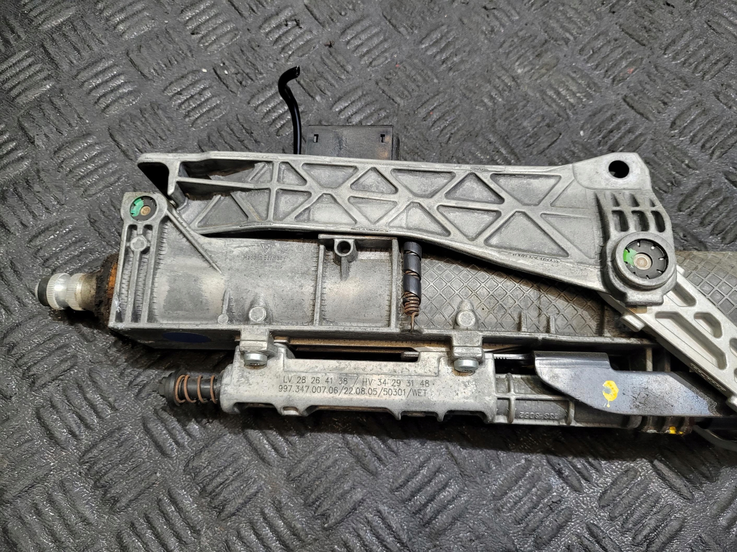 steering wheel rod blocking 99761815802F PORSCHE BOXSTER CAYMAN S 987